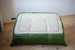 Togo Two-Piece Set, Design by Michel Ducaroy, Dubai Green Leather