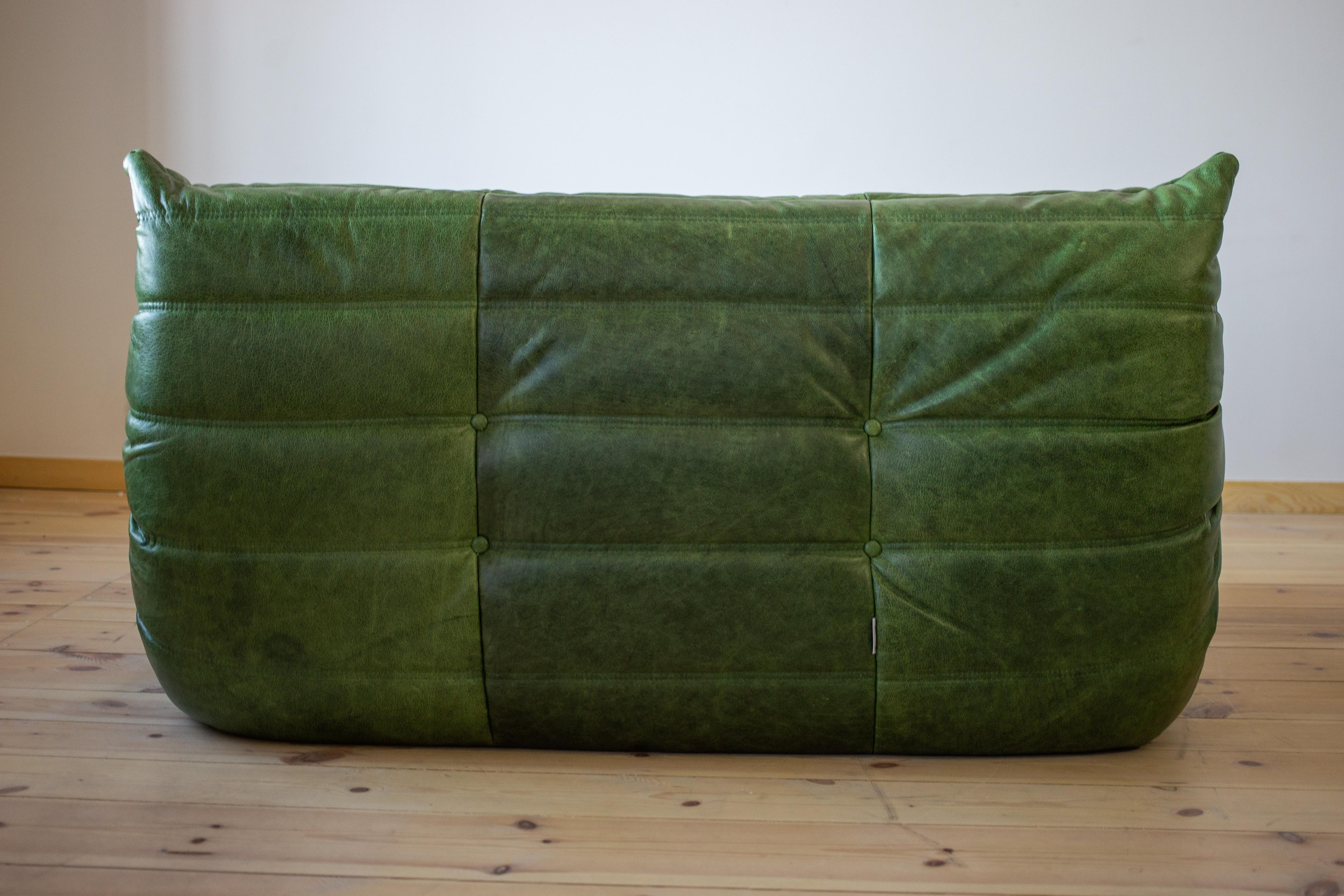 Mid-Century Modern Togo Two-Piece Set, Design by Michel Ducaroy, Dubai Green Leather For Sale