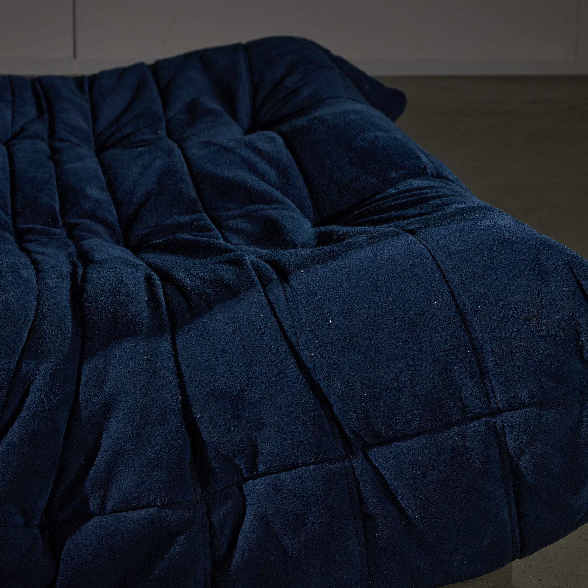 Togo Two-Seater Sofa by Michel Ducaroy for Ligne Roset, 1973 For Sale 4