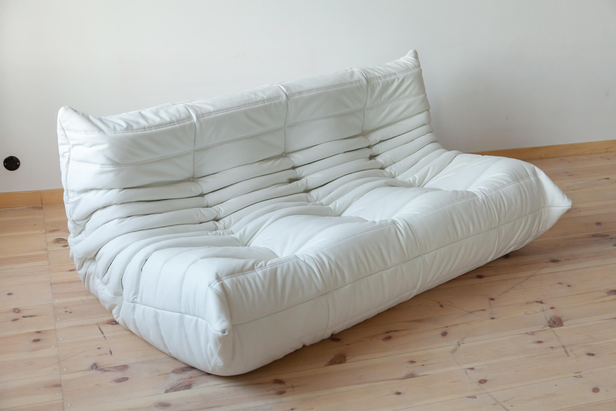 Togo White Leather Sofa Set by Michel Ducaroy for Ligne Roset For Sale 4