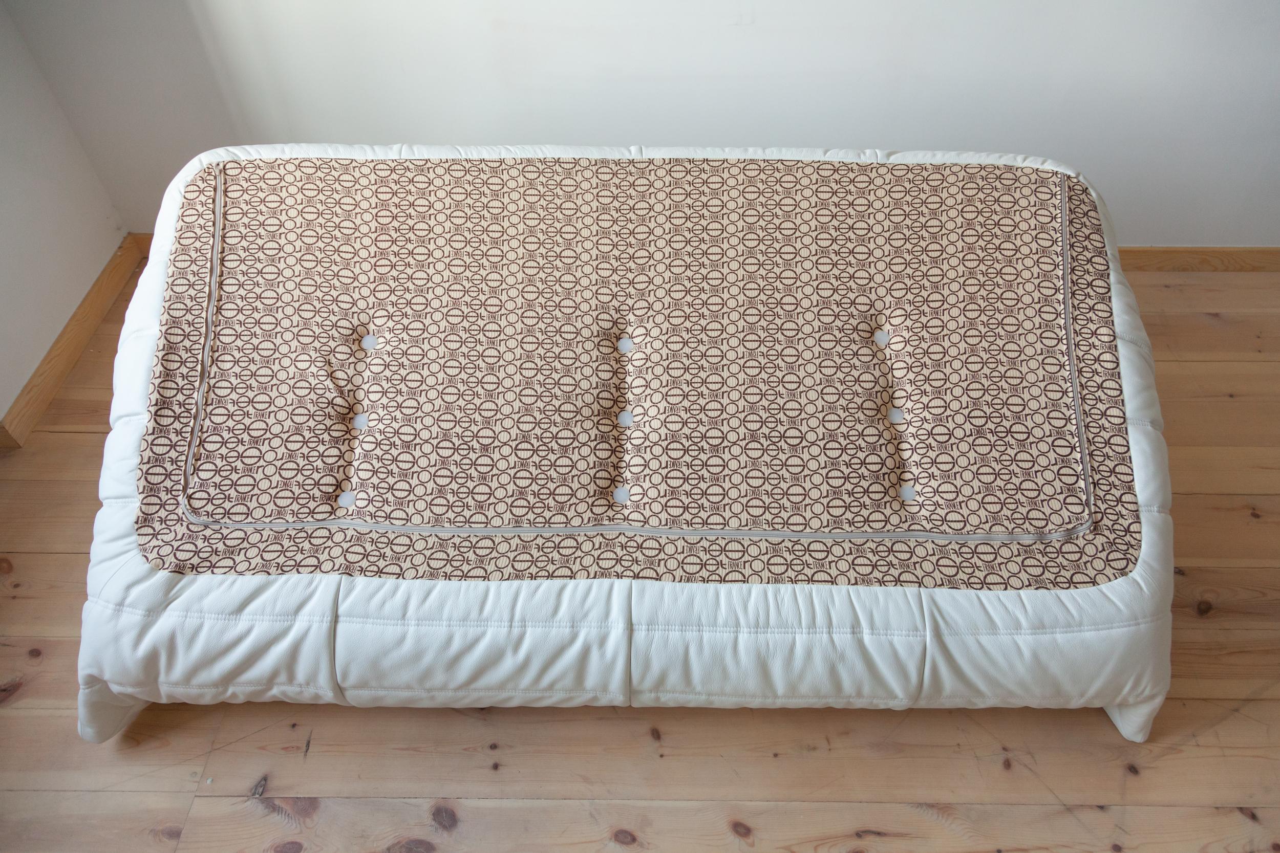 Togo White Leather Sofa Set by Michel Ducaroy for Ligne Roset For Sale 5