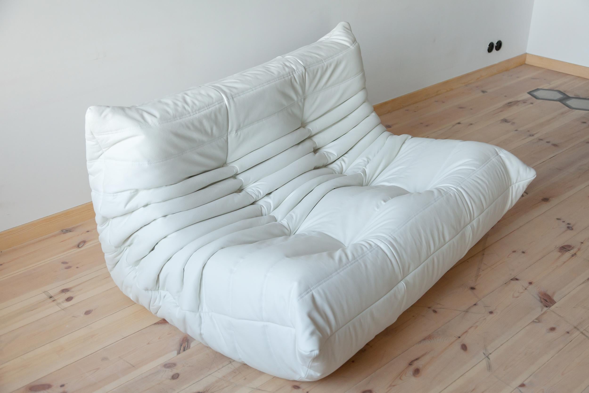 Togo White Leather Sofa Set by Michel Ducaroy for Ligne Roset For Sale 10