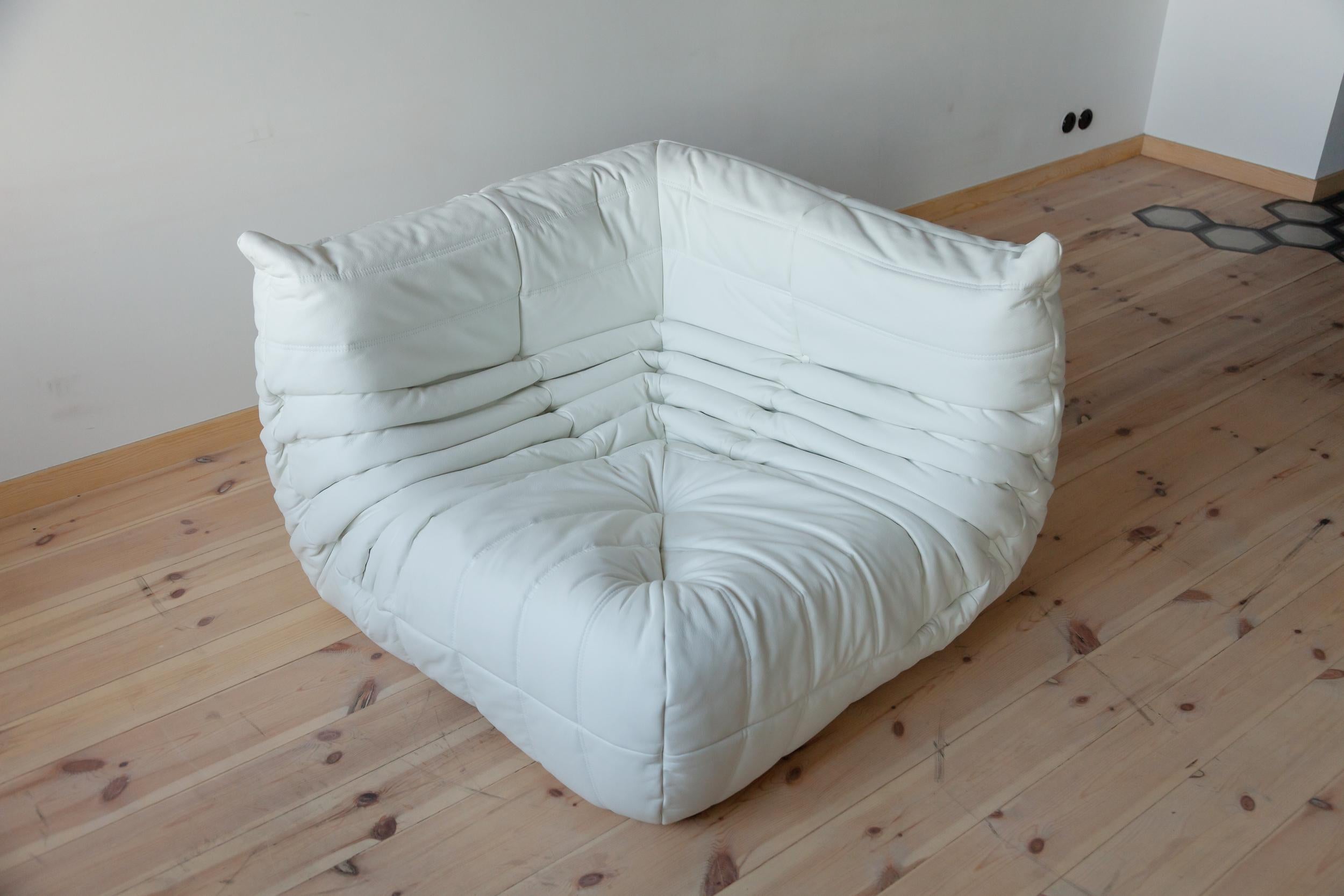 Togo White Leather Sofa Set by Michel Ducaroy for Ligne Roset For Sale 2