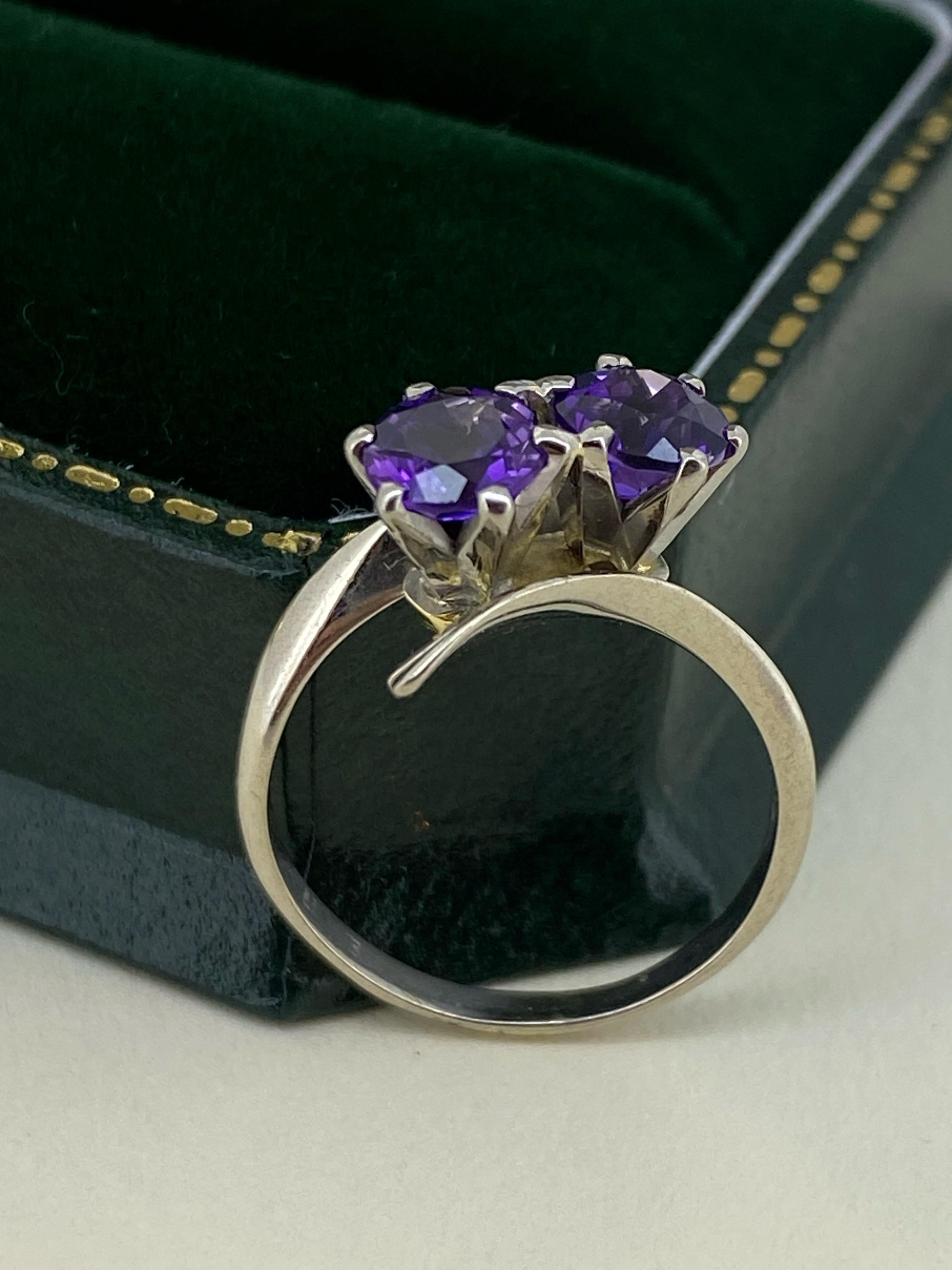 Toi et Moi 2-Stone Amethyst (0.90ct) Engagement Ring in 14K White Gold In Excellent Condition For Sale In MELBOURNE, AU