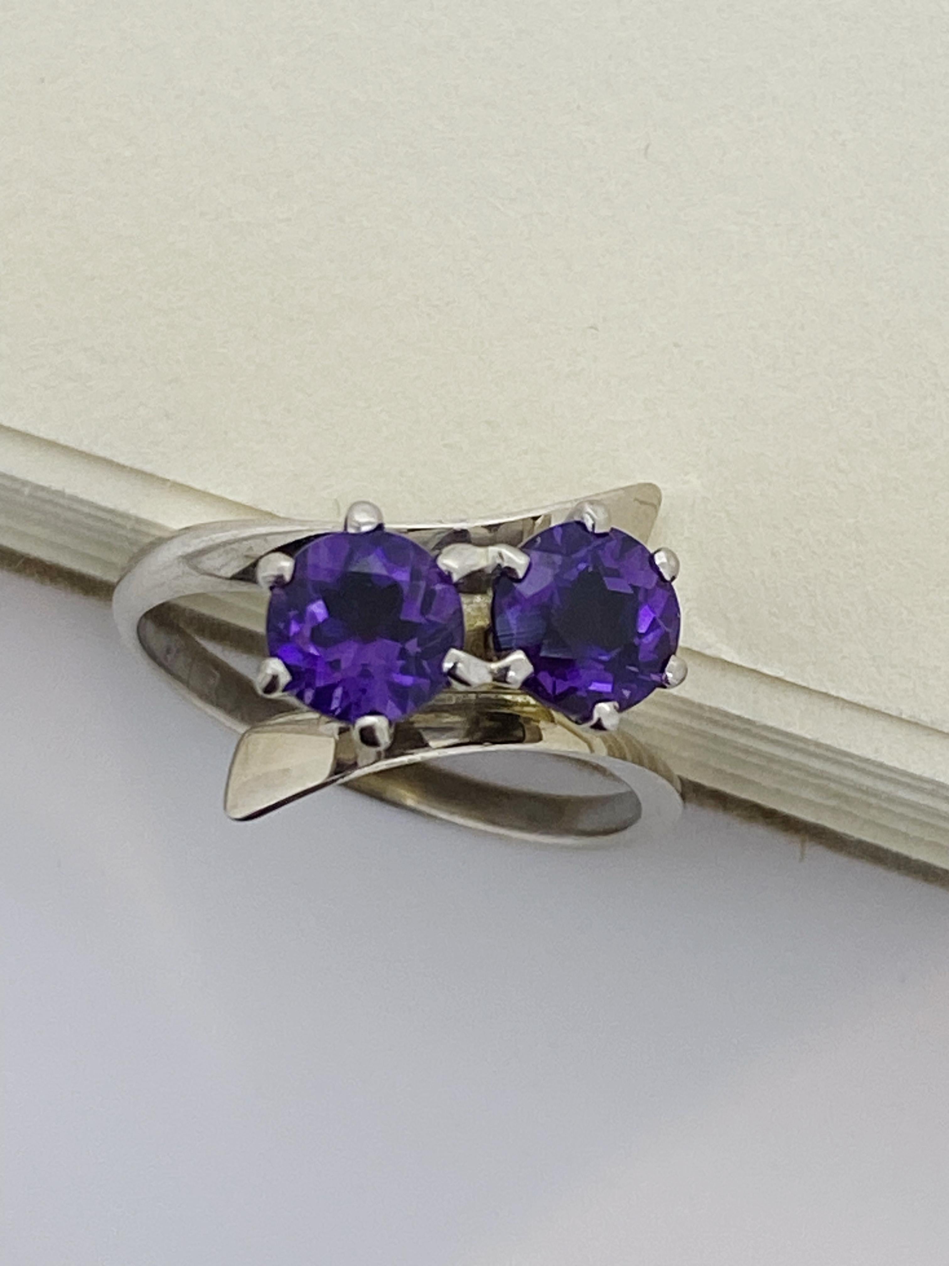 Toi et Moi 2-Stone Amethyst (0.90ct) Engagement Ring in 14K White Gold For Sale 1