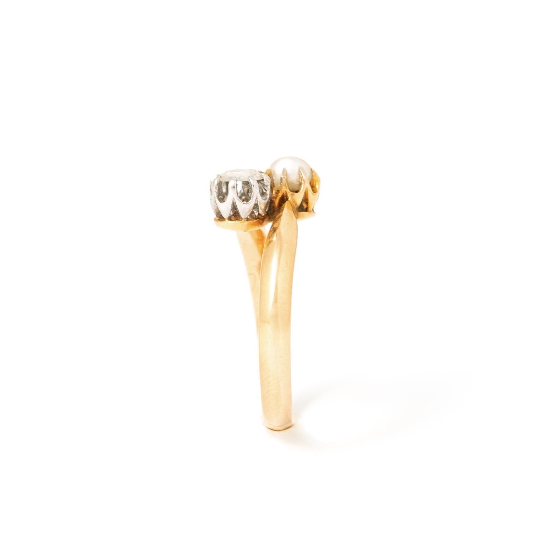 Toi et Moi Bague en or avec perles et diamants Excellent état - En vente à Geneva, CH