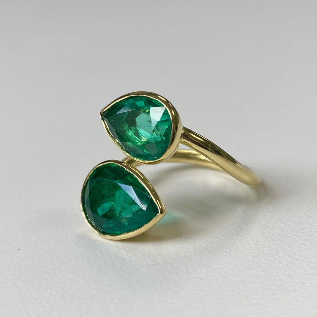 For Sale:  Toi Et Moi Emerald Ring 5.71 CTS 18K Yellow Gold Ring Moi et Toi Pear 2