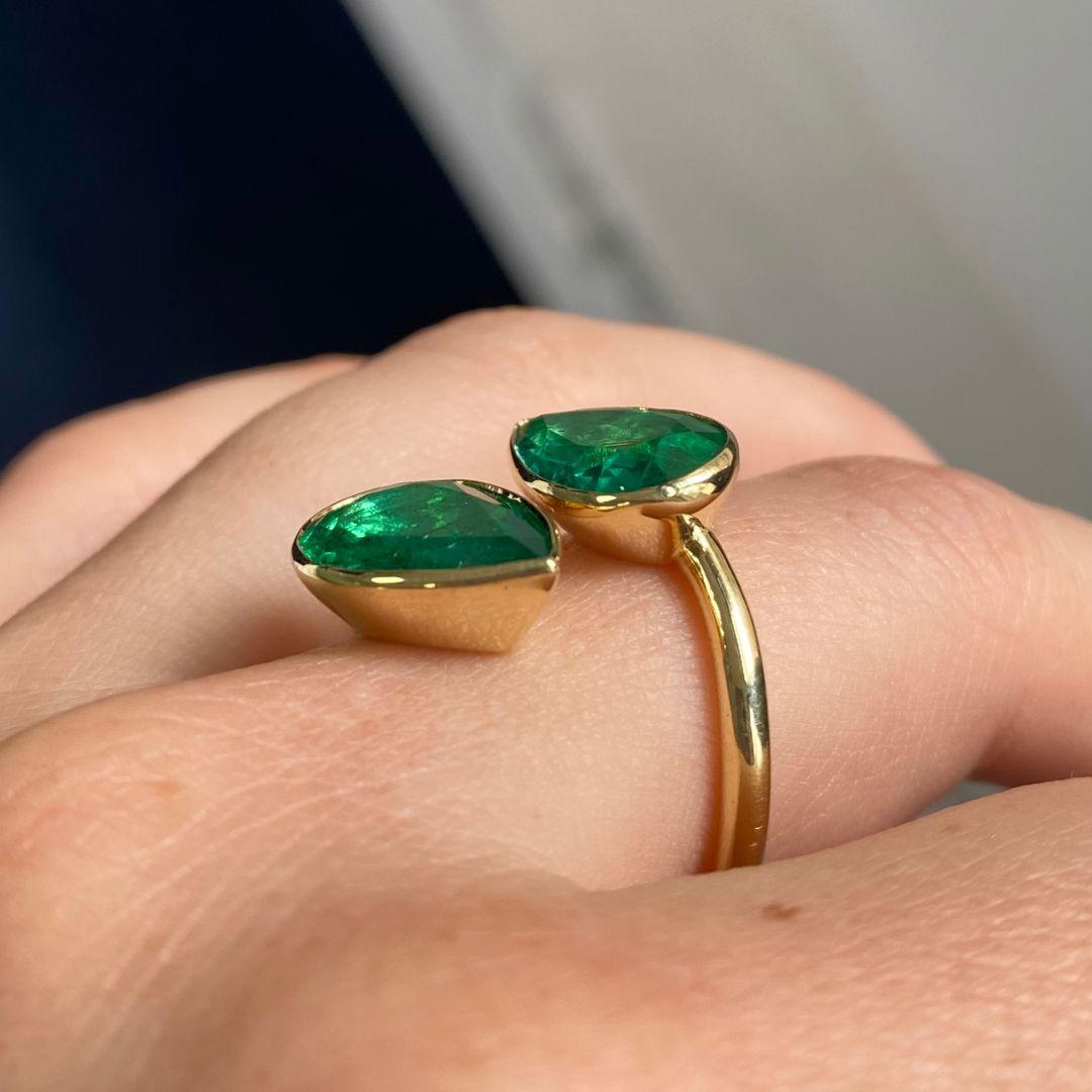 For Sale:  Toi Et Moi Emerald Ring 5.71 CTS 18K Yellow Gold Ring Moi et Toi Pear 5