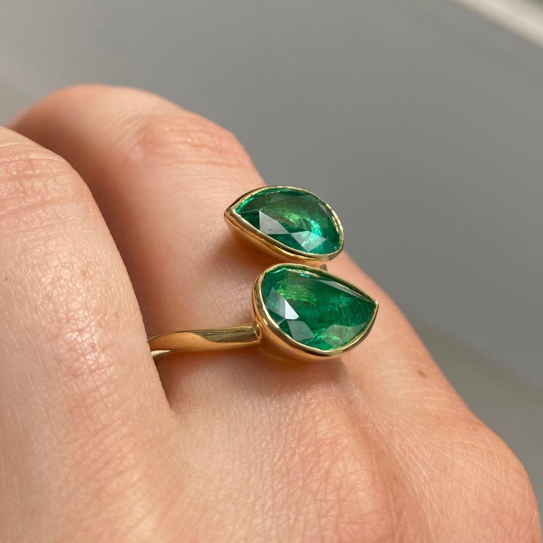 For Sale:  Toi Et Moi Emerald Ring 5.71 CTS 18K Yellow Gold Ring Moi et Toi Pear 6