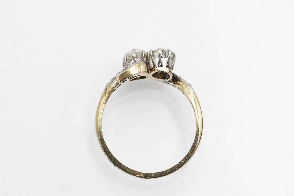 Femenino o masculino Toi et Moi gold ring with diamonds, early 20th century. en venta