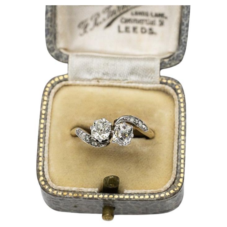 Toi et Moi gold ring with diamonds, early 20th century.