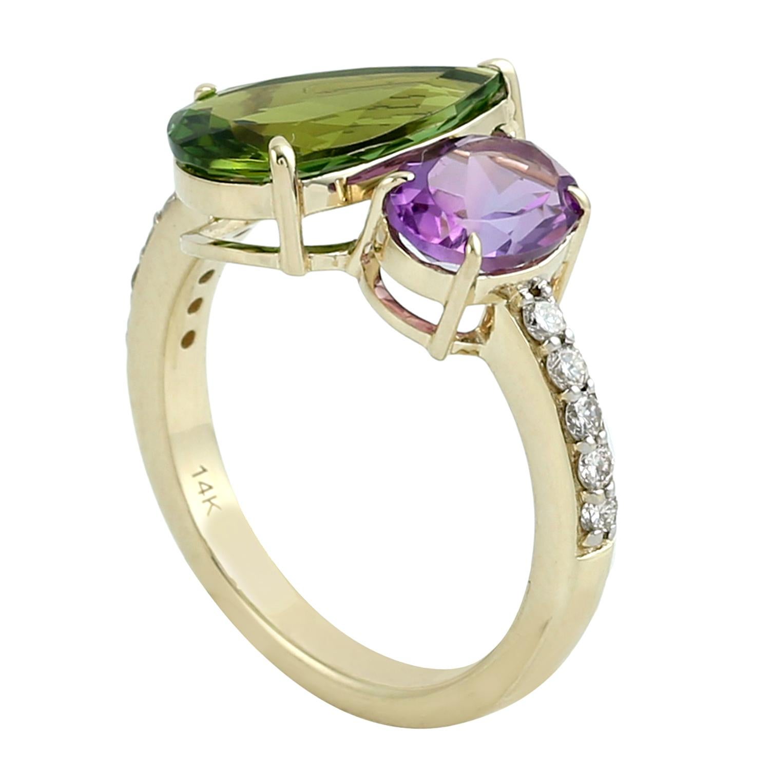 Taglio misto Toi Et Moi Anello a fascia con tormalina verde e ametista, con diamanti in pavé in vendita