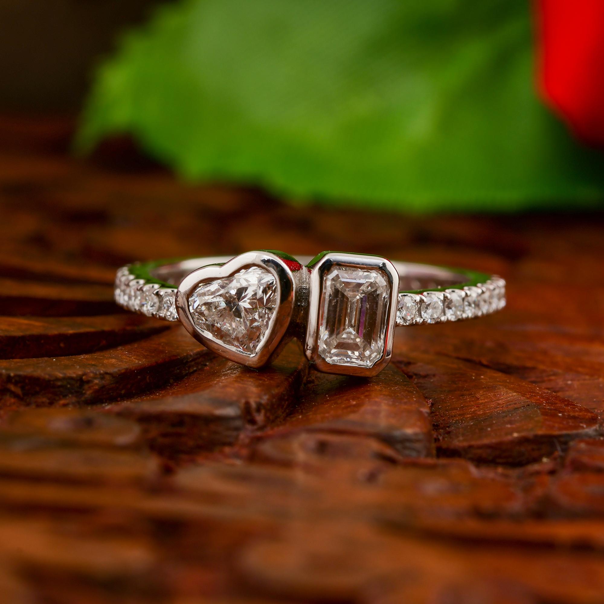 Taille émeraude Bague de fiançailles Toi et Moi, cœur et diamant taille émeraude, or blanc 18 carats en vente