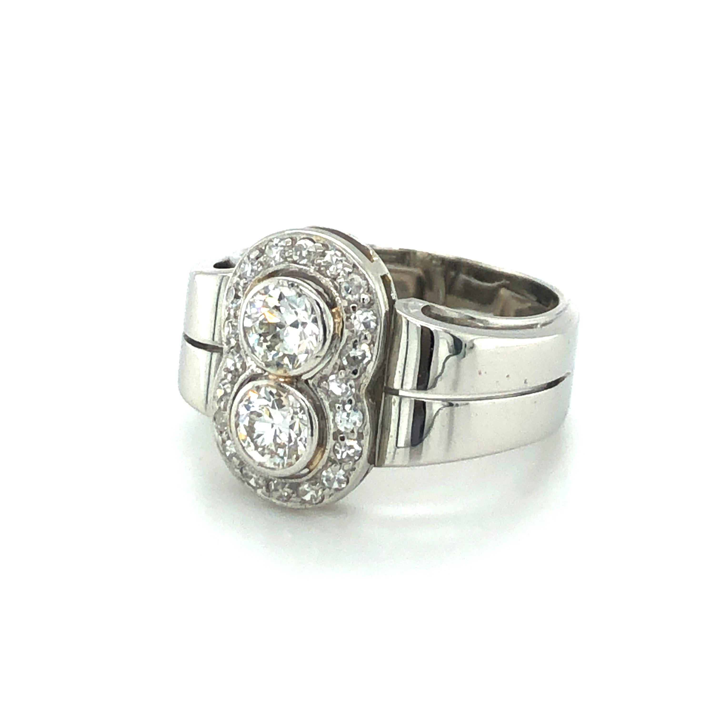 Edwardian Toi et Moi Old European Cut Diamond Ring in 18 Karat White Gold and Platinum