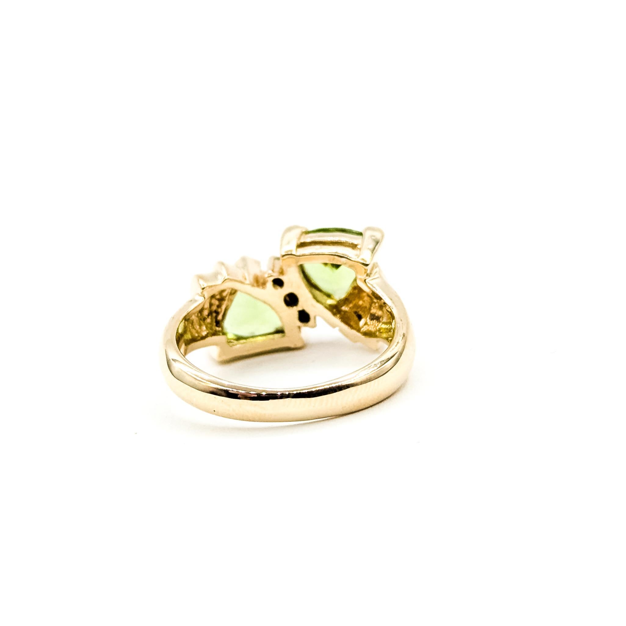 Toi et Moi Peridot & Diamond Ring in 14k im Angebot 2
