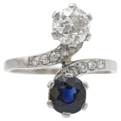 Impressionnante bague Toi et Moi en platine avec diamant et saphir de 1,10 carat