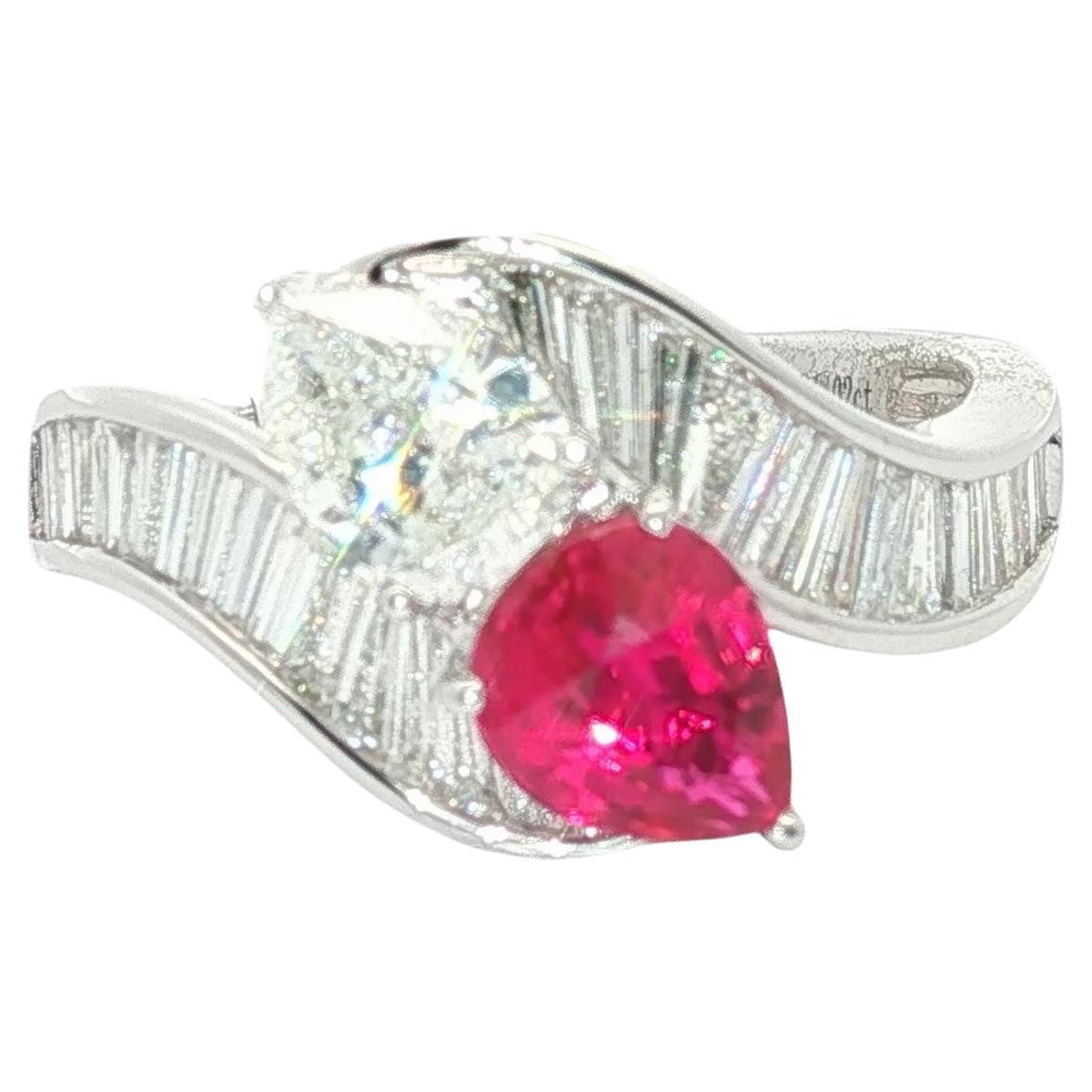 Anello Toi et Moi Rubino naturale senza calore del Mozambico 1,02ct e 1,31ct Diamante in oro 18K in vendita