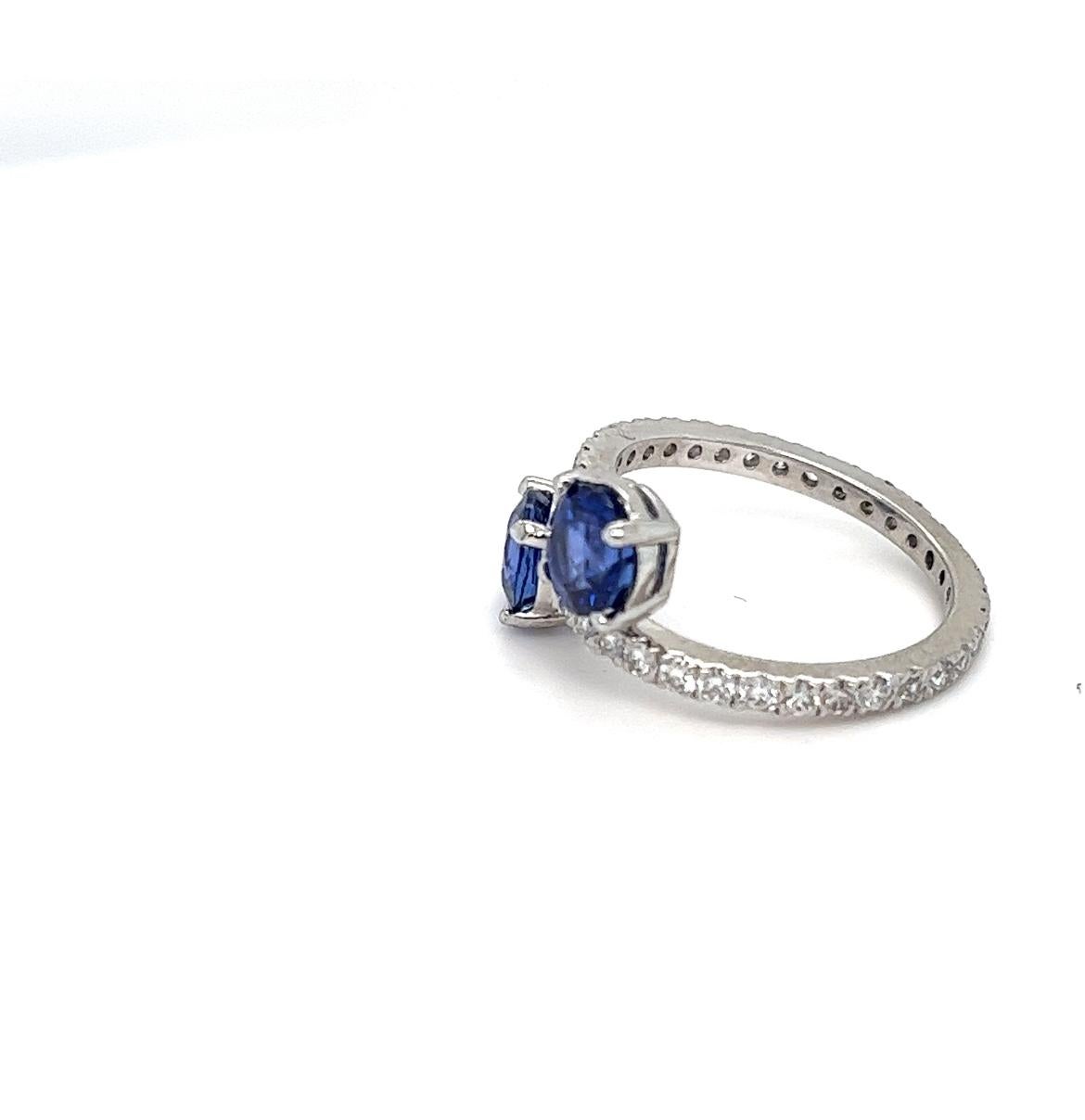 Toi et Moi  Ring with 2 Carat Sapphires and 0.70 Carat Diamonds - Platinum. 9