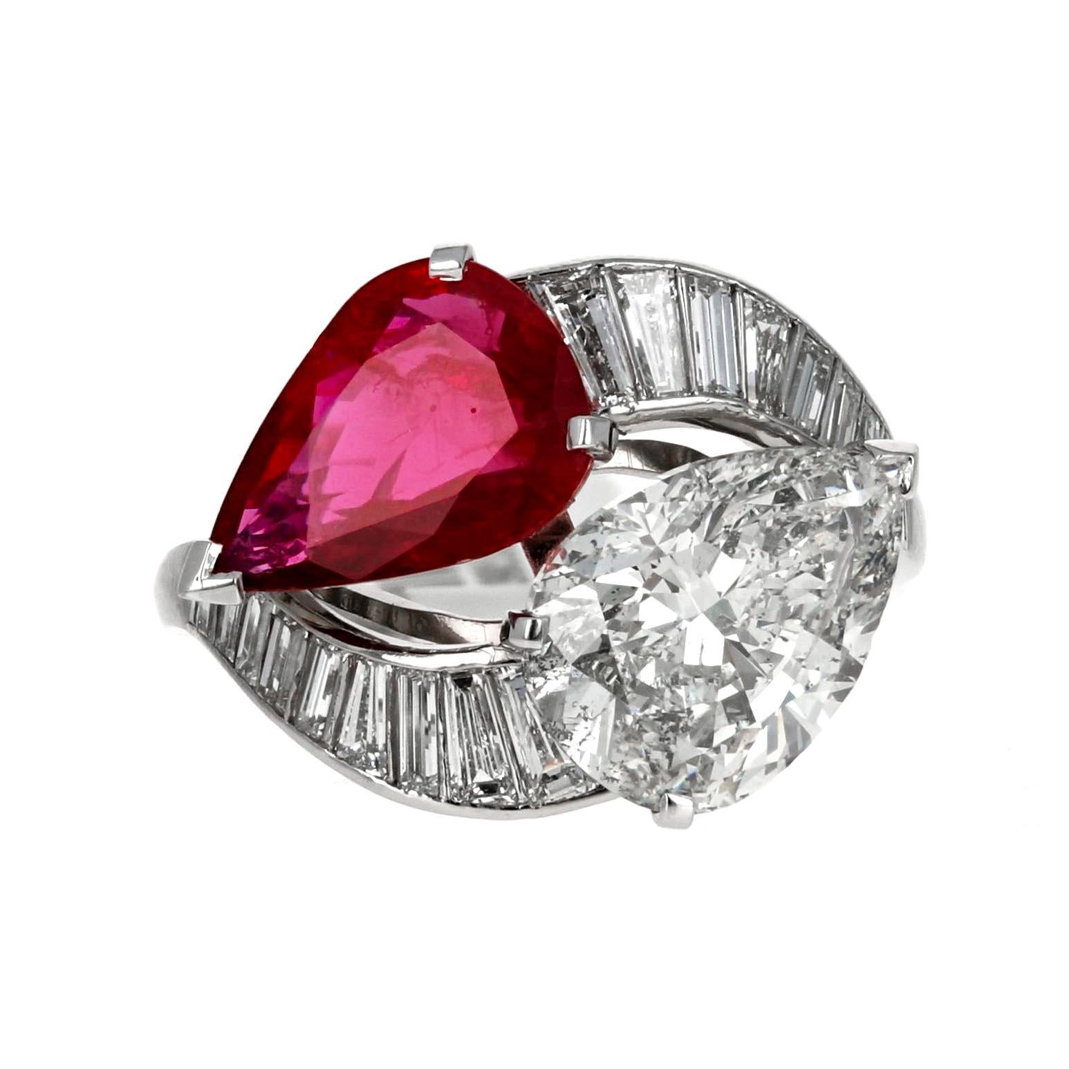 Platin-Verlobungsring mit GIA-Rubin und Diamant in Birnenform Toi et Moi (Tropfenschliff)
