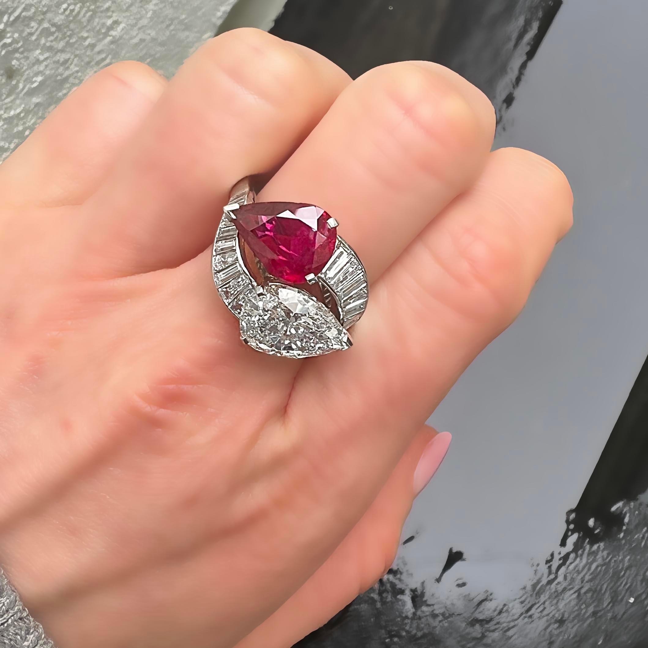 Platin-Verlobungsring mit GIA-Rubin und Diamant in Birnenform Toi et Moi für Damen oder Herren
