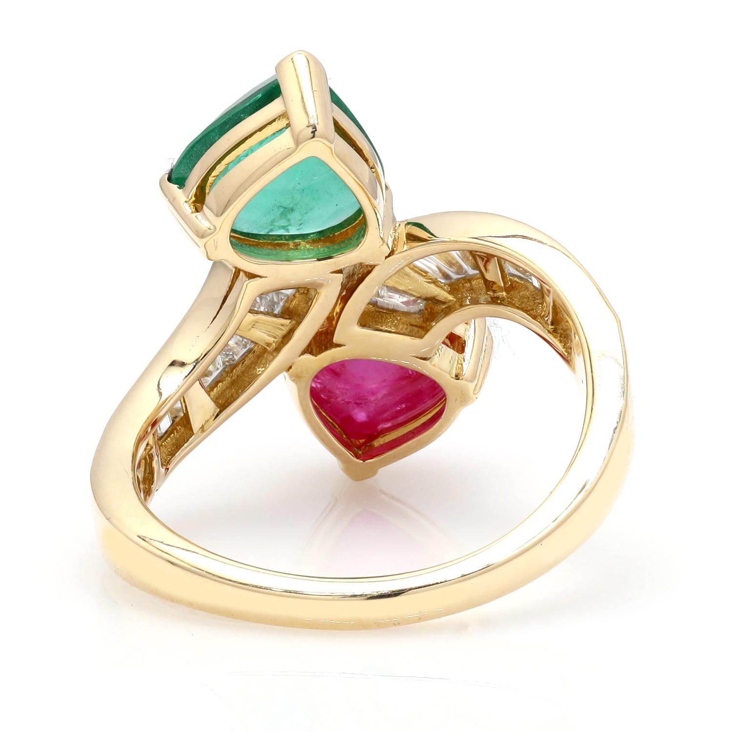 Mixed Cut Toi Et Moi Ruby & Emerald Hearts Ring With Diamonds Made In 18k Yellow Gold For Sale