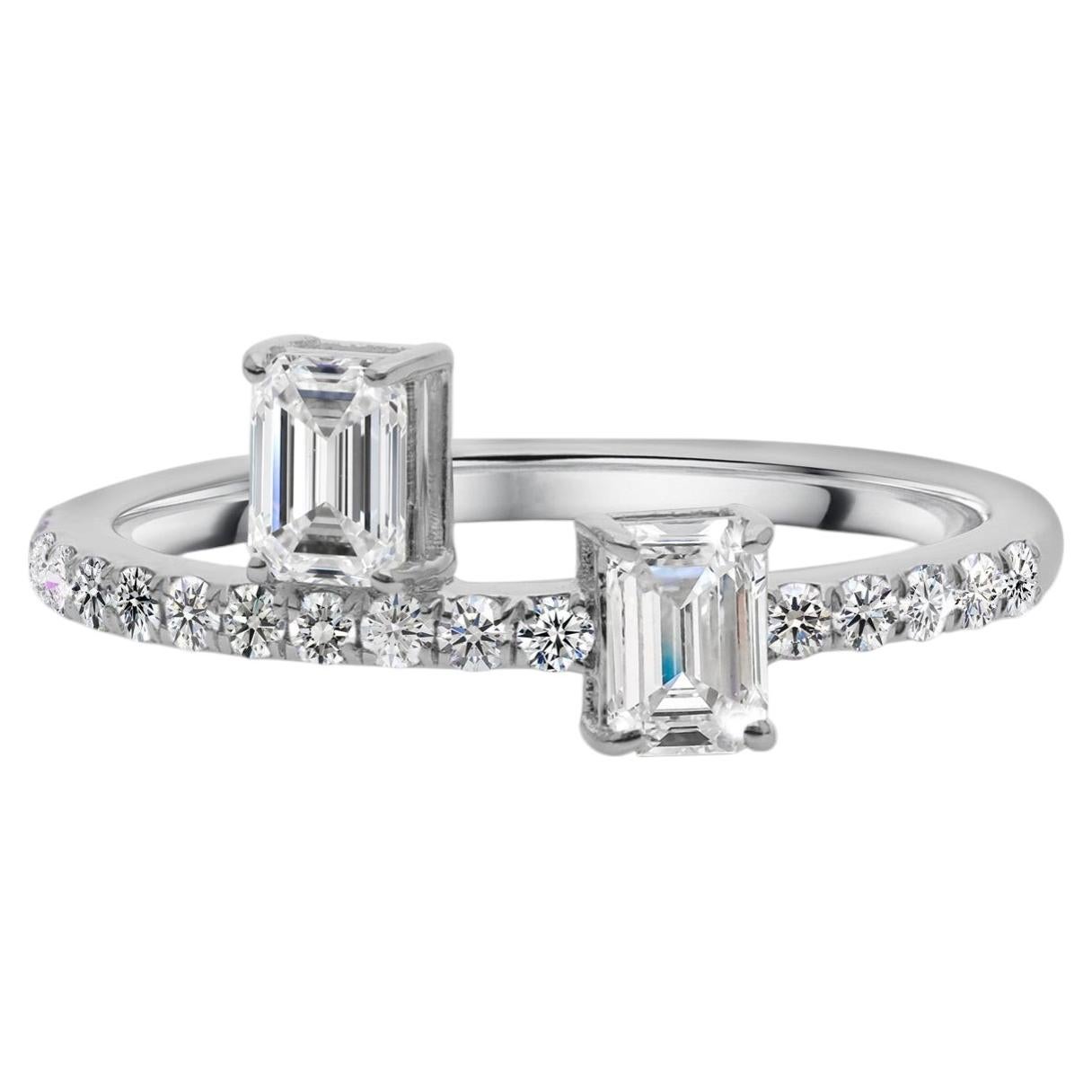 Ring aus 18-karätigem Weißgold mit einem Diamanten im Smaragdschliff von 0,81 Karat im „Toi et Moi“-Stil