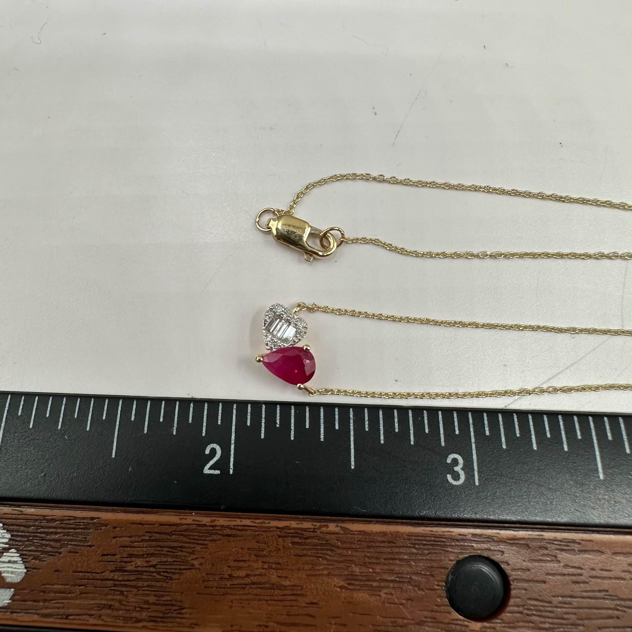 Collier de style Toi Et Moi en or jaune 14 carats avec rubis et diamants 0,15 carat Pour femmes en vente