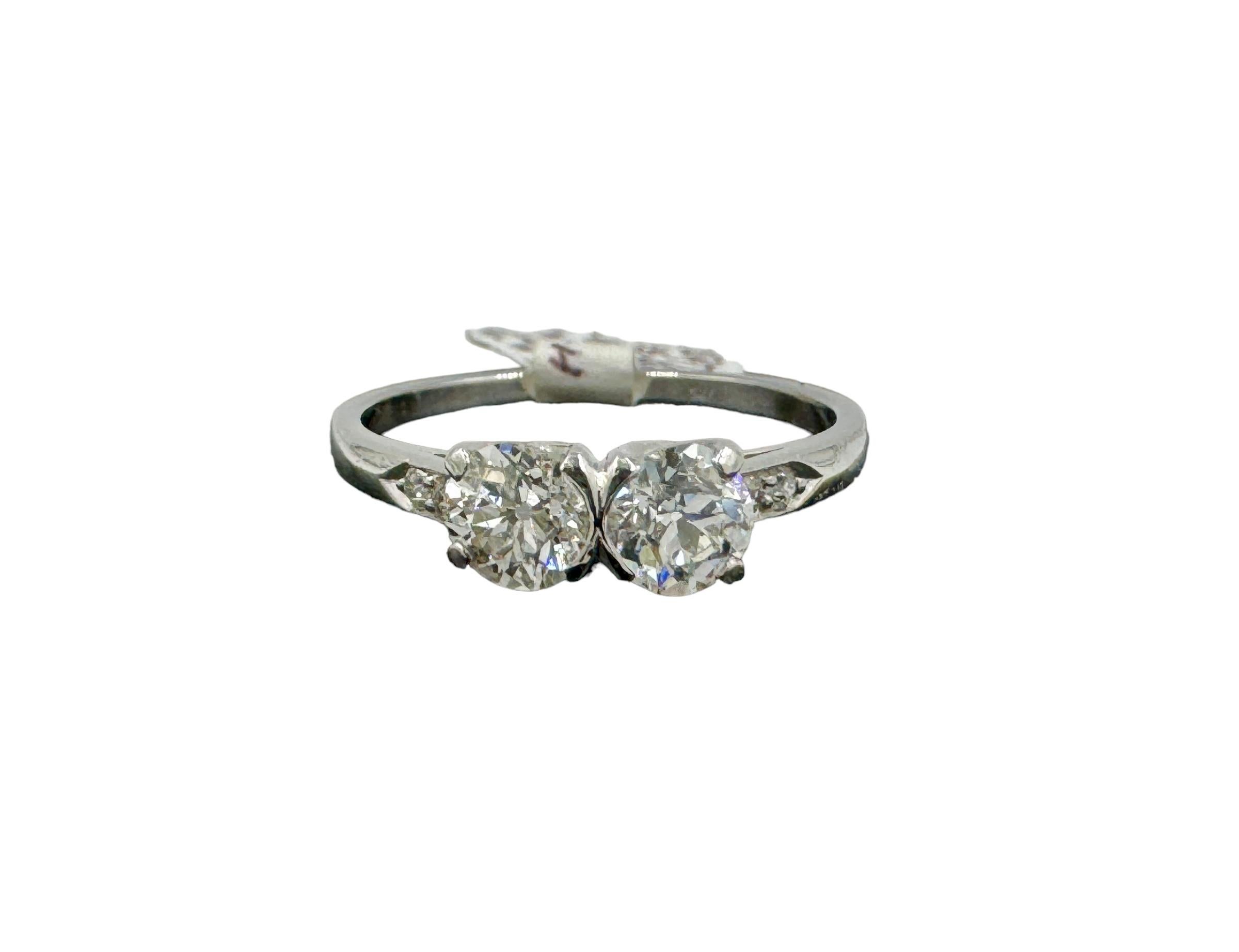 Toi Et  Moi Zwei Stein Diamant Platin Ring  (Alteuropäischer Schliff) im Angebot