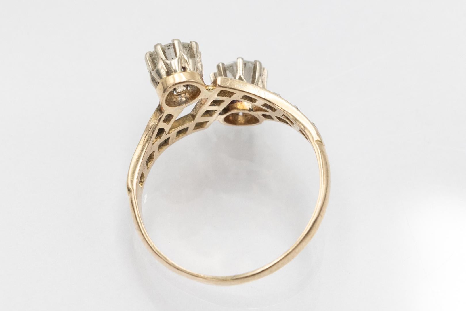 Bague Toi et Moi en or jaune et blanc avec diamants de taille brillant et rose 0.88. en vente 1