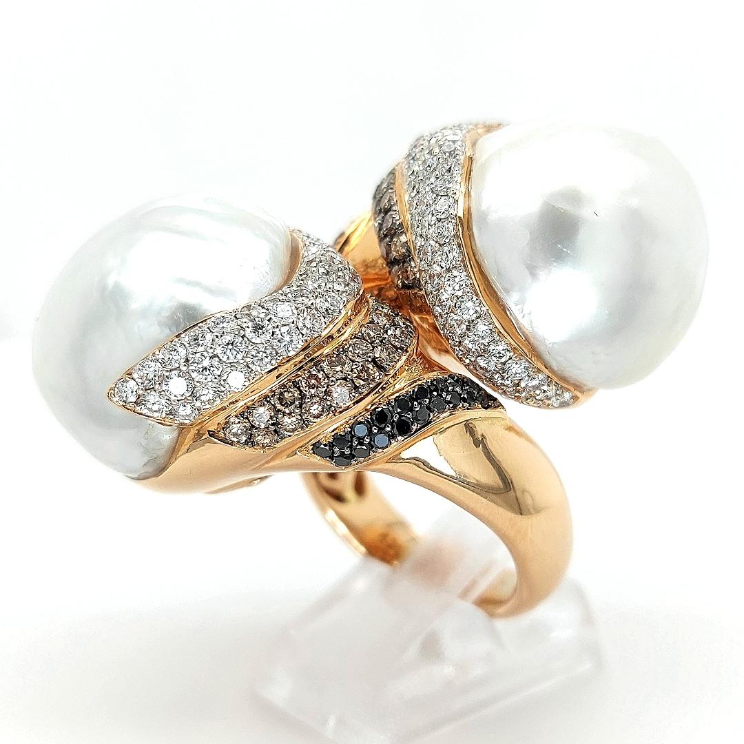 Taille ronde Grande bague Toi & Moi en perles des mers du Sud avec diamants blancs, noirs et bruns en vente