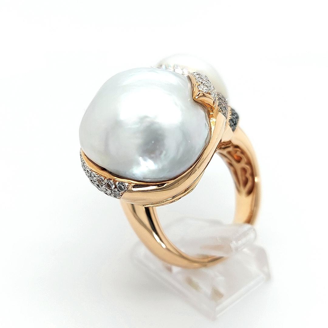 Grande bague Toi & Moi en perles des mers du Sud avec diamants blancs, noirs et bruns Unisexe en vente