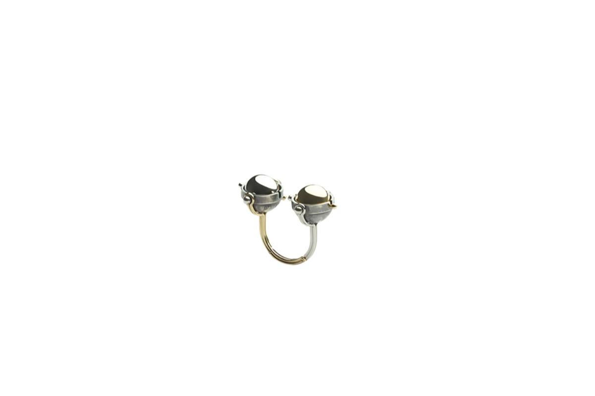 Diamonds Toi&Moi Tahitian and Akoya Pearls Ring in 18k gold by Elie Top. Toi et moi Ring made of four bands of gold. On the 