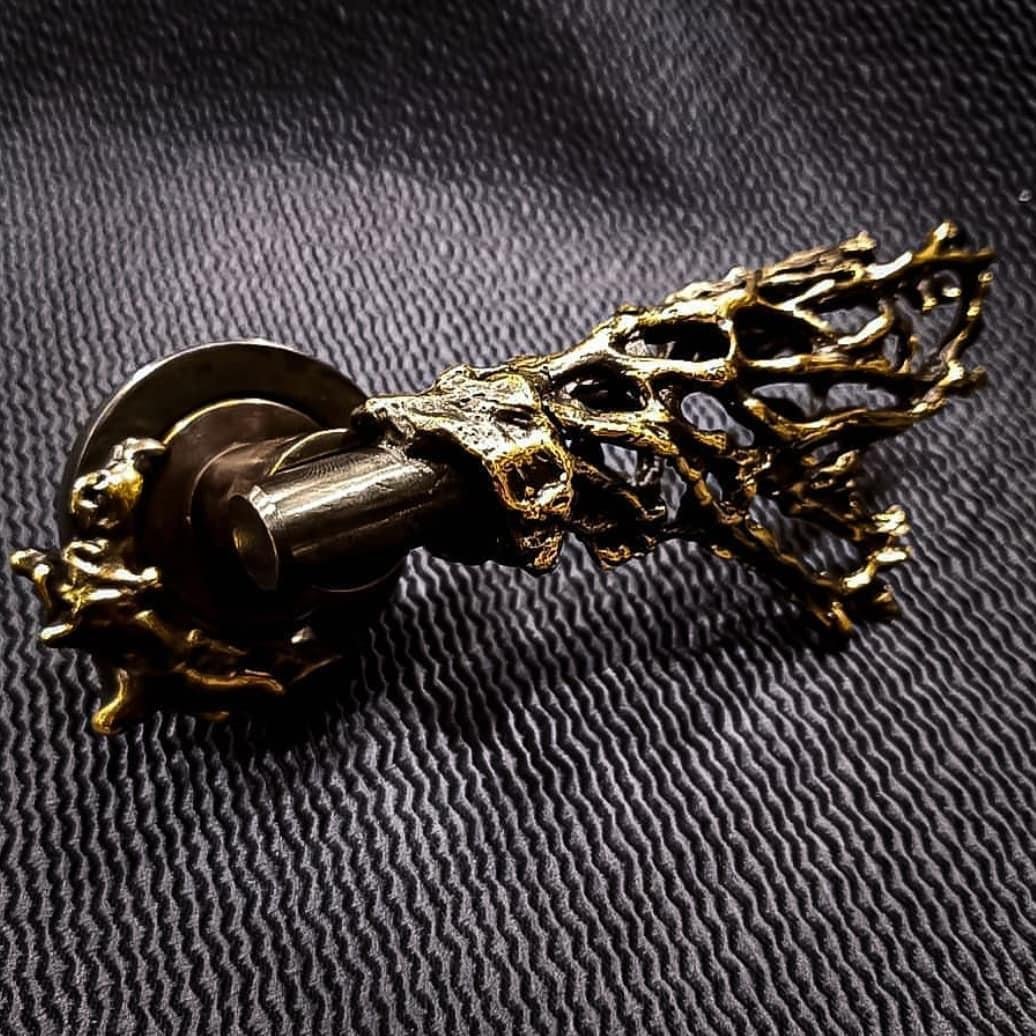 Contemporary Toile Door Lever Right For Sale