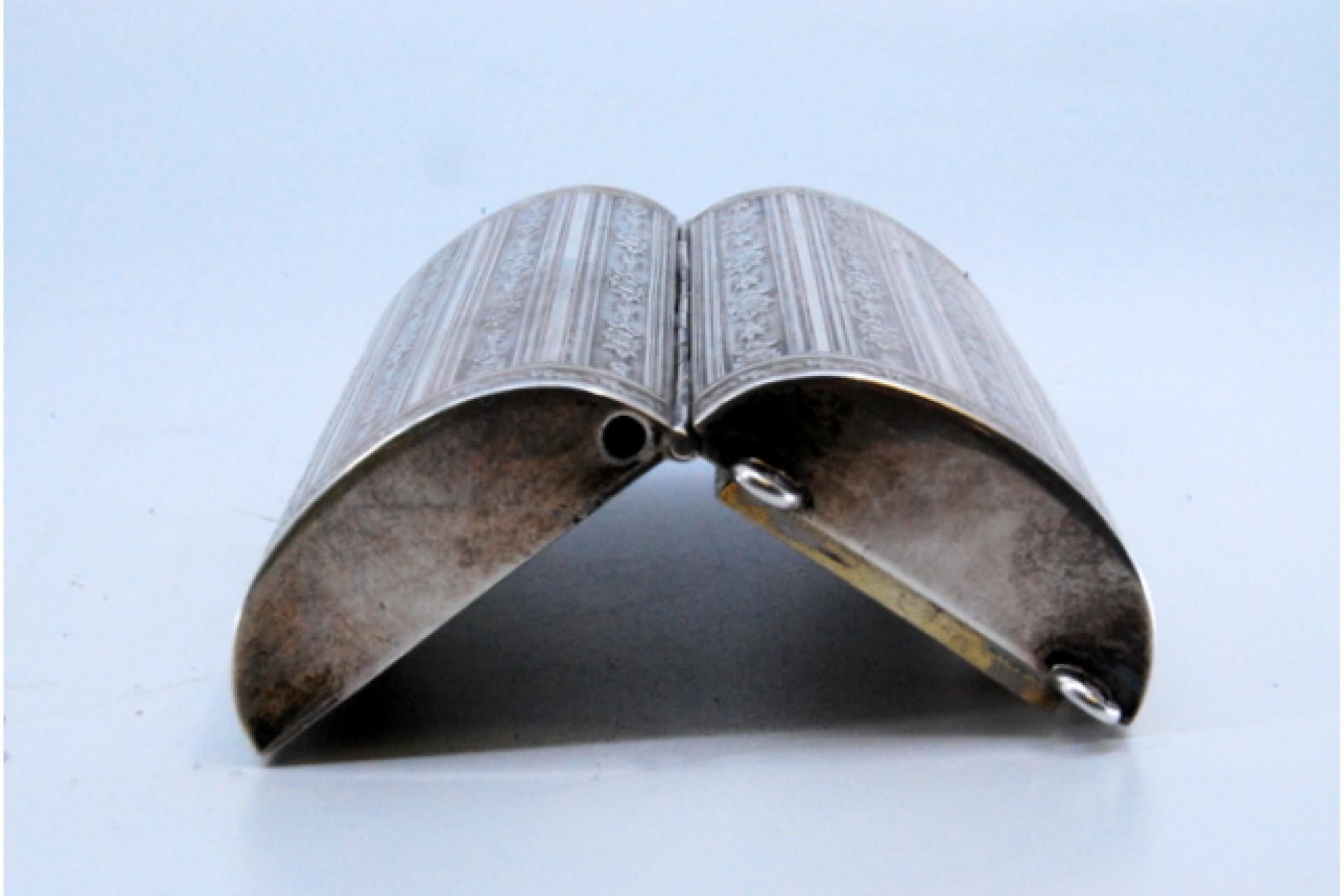 European Toiletry box in guilloche silver with mirror and three compartments For Sale