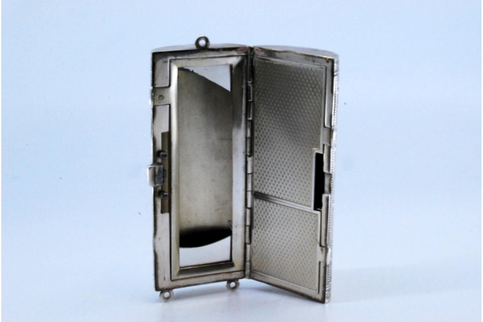 20th Century Toiletry box in guilloche silver with mirror and three compartments For Sale