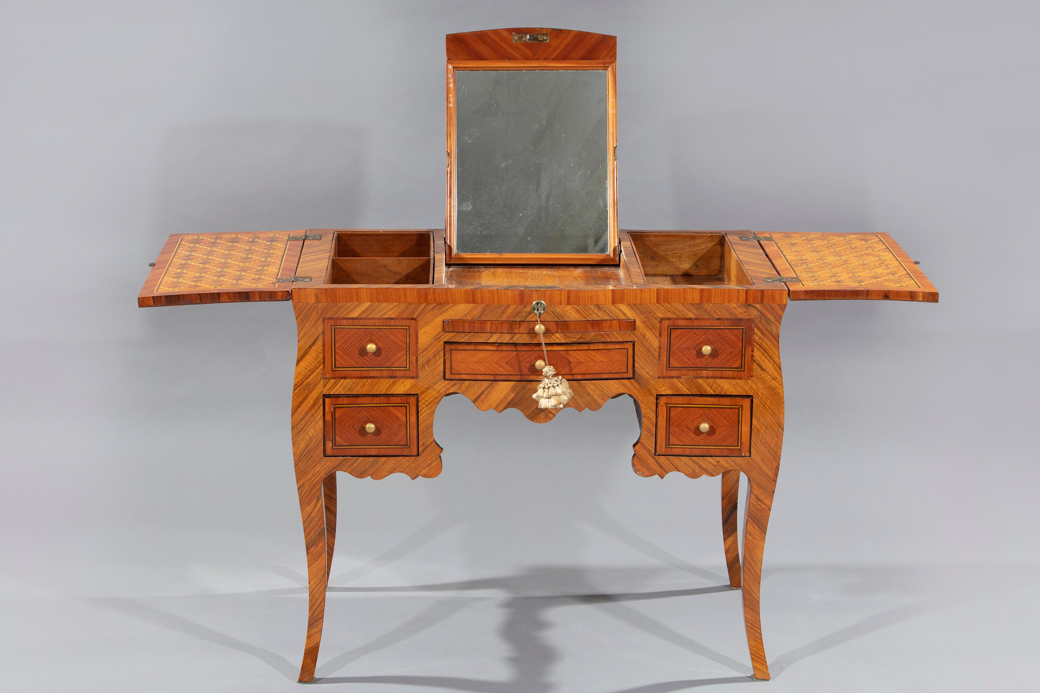 Veneer Centerpiece toilet in bois de rose and various woods, France, 18th century For Sale