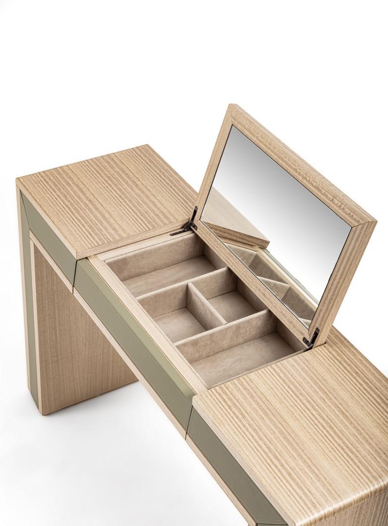 Italian Toilette Galileo Lux moderna in Eucalipto con inserti in pelle in vendita