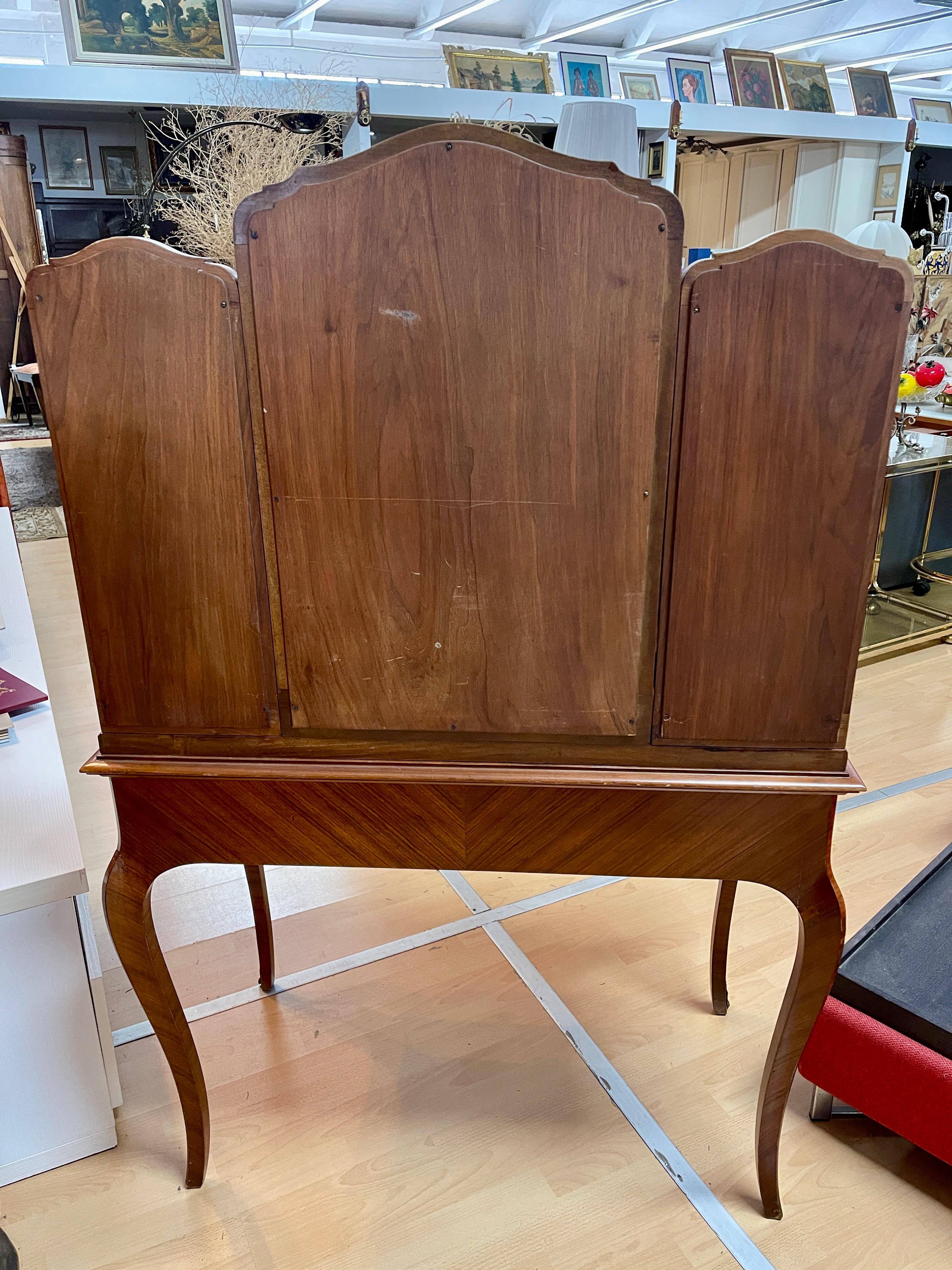 Vintage toilet with three mirrors and upholstered Italian stool from the 1980s For Sale 4