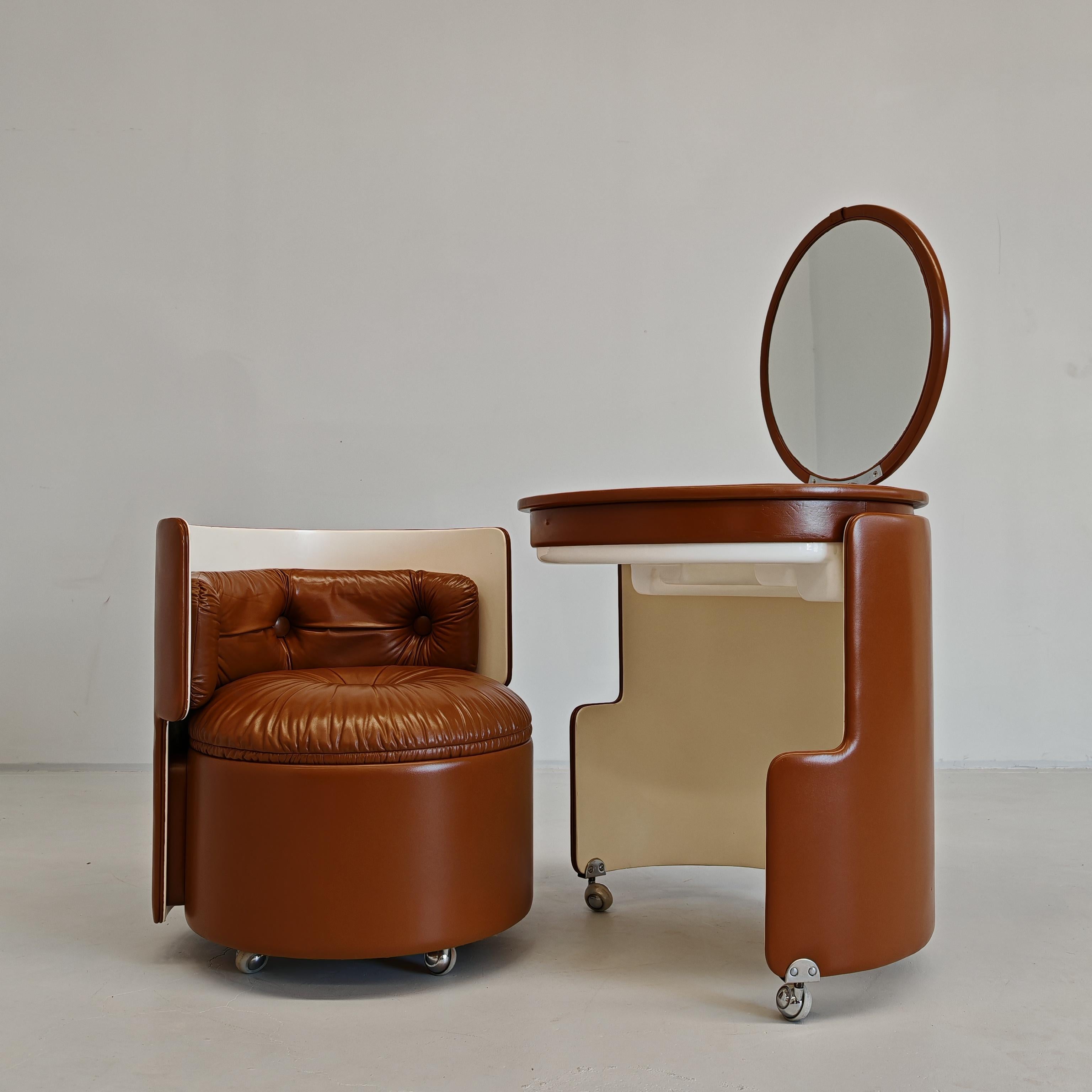 20th Century Toillette with armchair Dilly Dally  brown  70s by Luigi Massoni for Frau For Sale