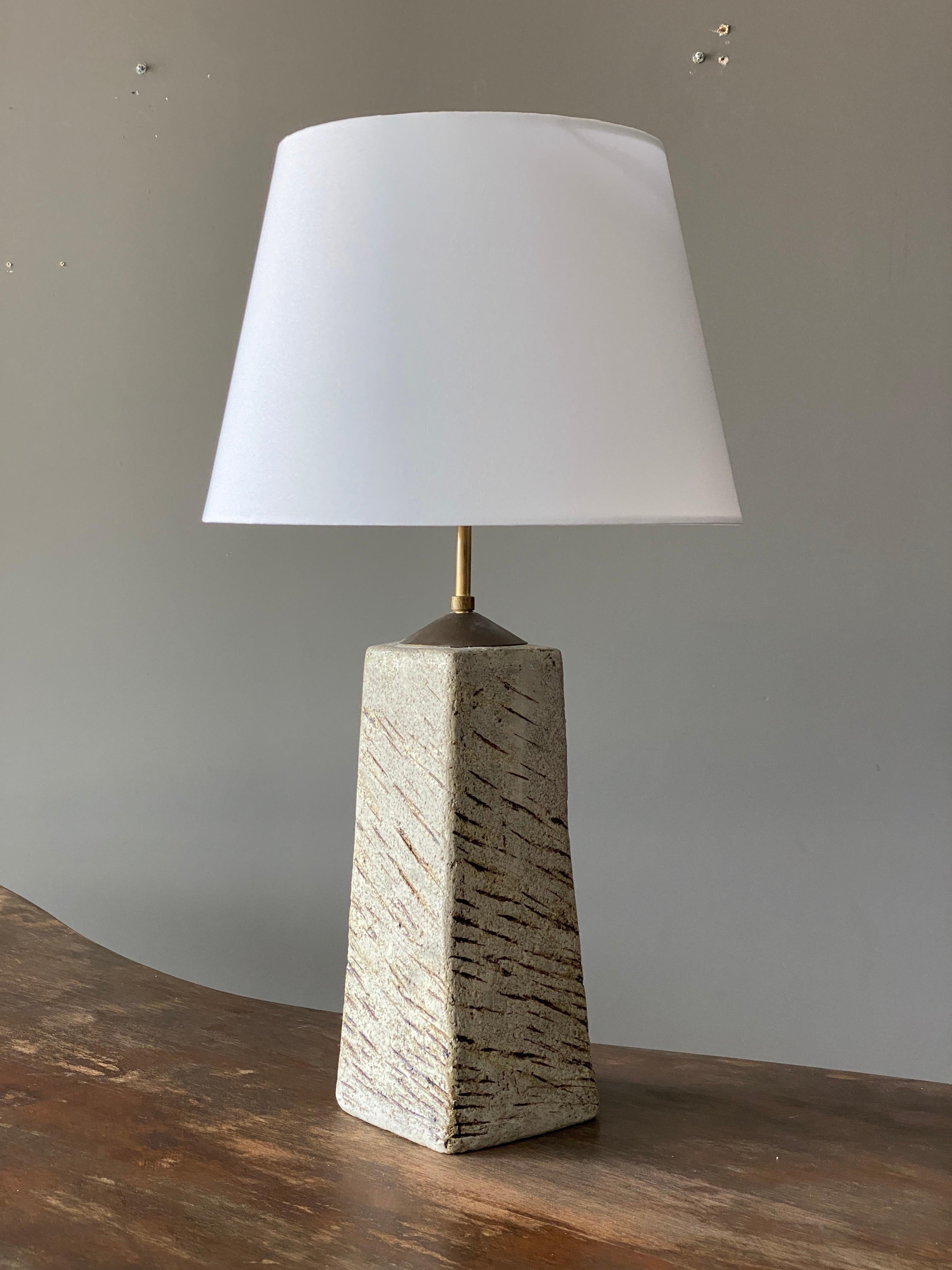 Toini Muona, Table Lamp, Hand-Painted Stoneware, Finland, 1950s In Good Condition In High Point, NC