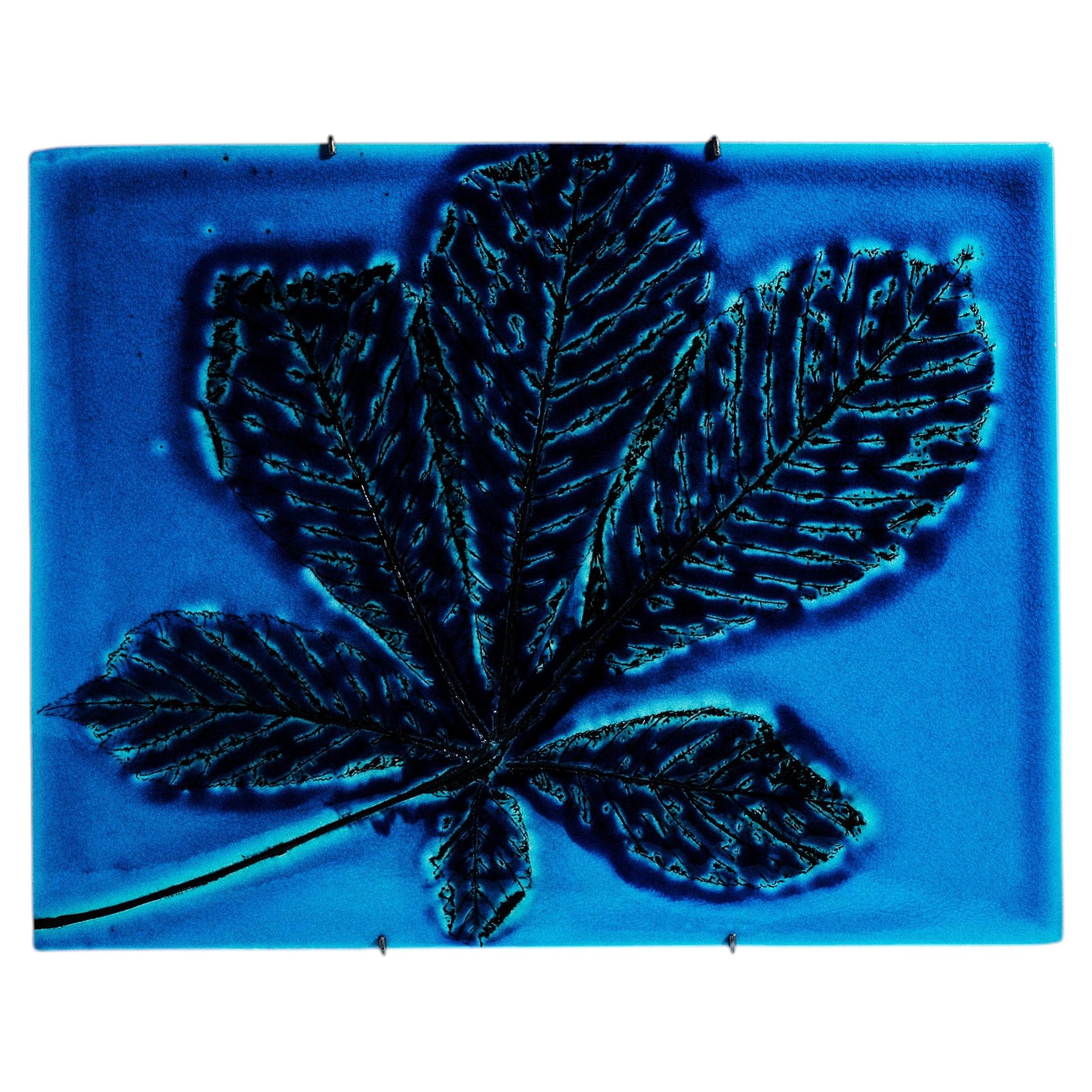 Plaque murale en céramique émaillée turquoise de Toini Muona, Arabie, 1965 en vente
