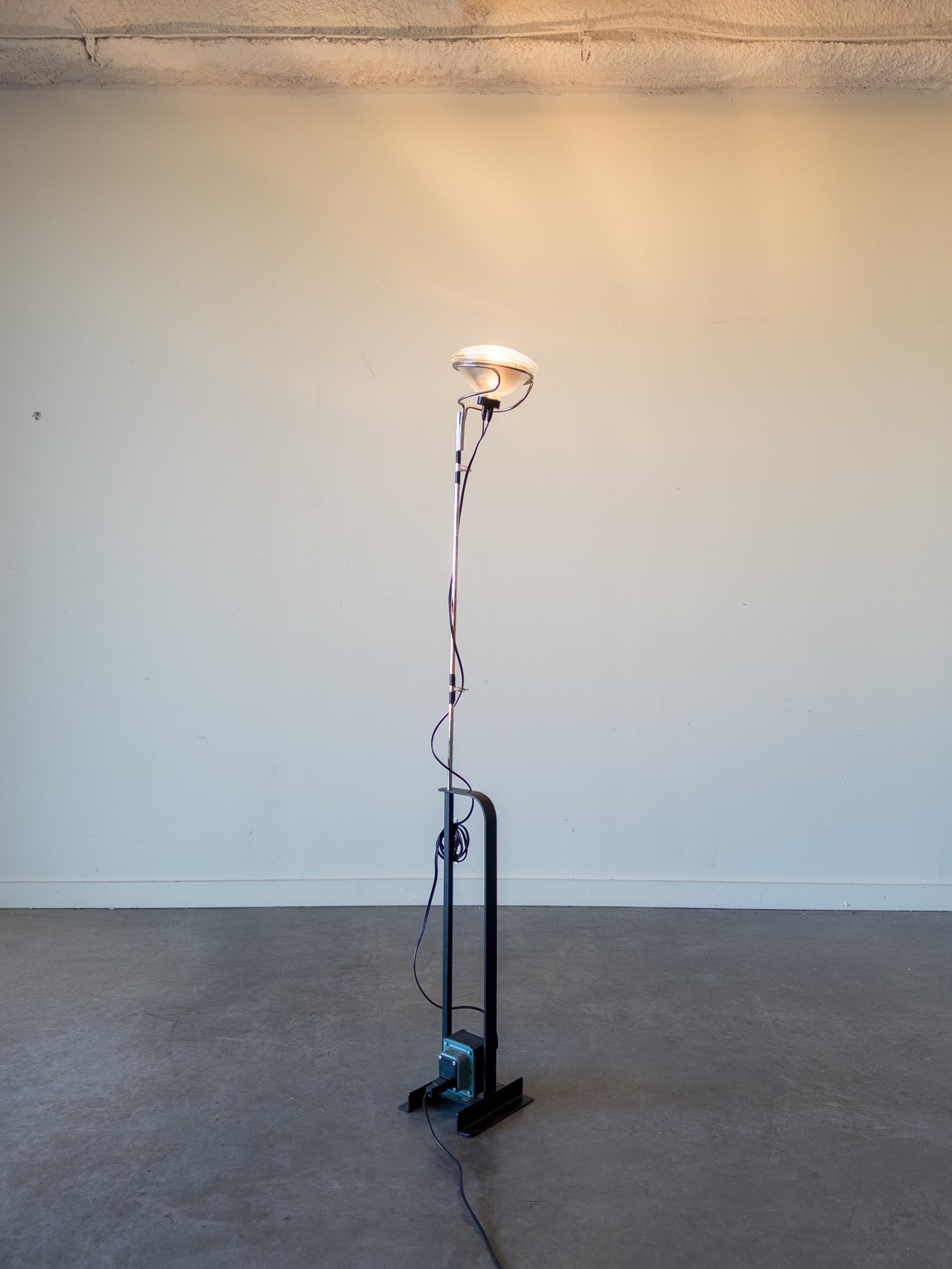 Metallo Lampada da terra 'Toio' di Achille e Pier Giacomo Castiglioni per Flos, Italia 1960 in vendita