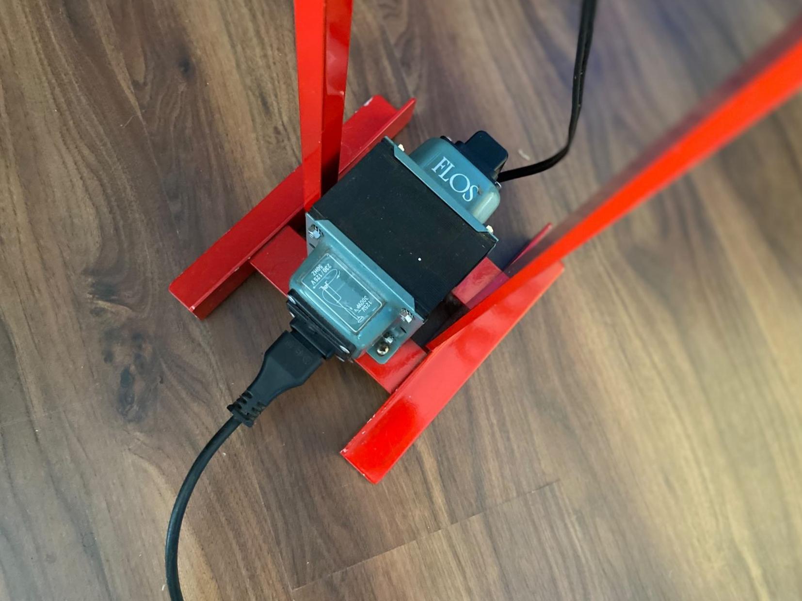Toio Floor Lamp in Red by Achille & Pier Giacomo Castiglioni for Flos In Good Condition For Sale In Vigevano, PV