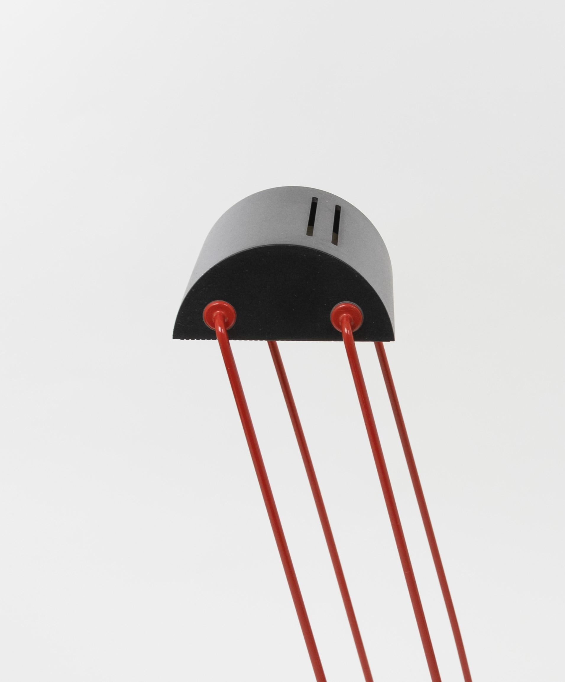 italien Lampe à poser Tokio de Shigeaki Asahara pour Stilnovo en rouge et noir en vente