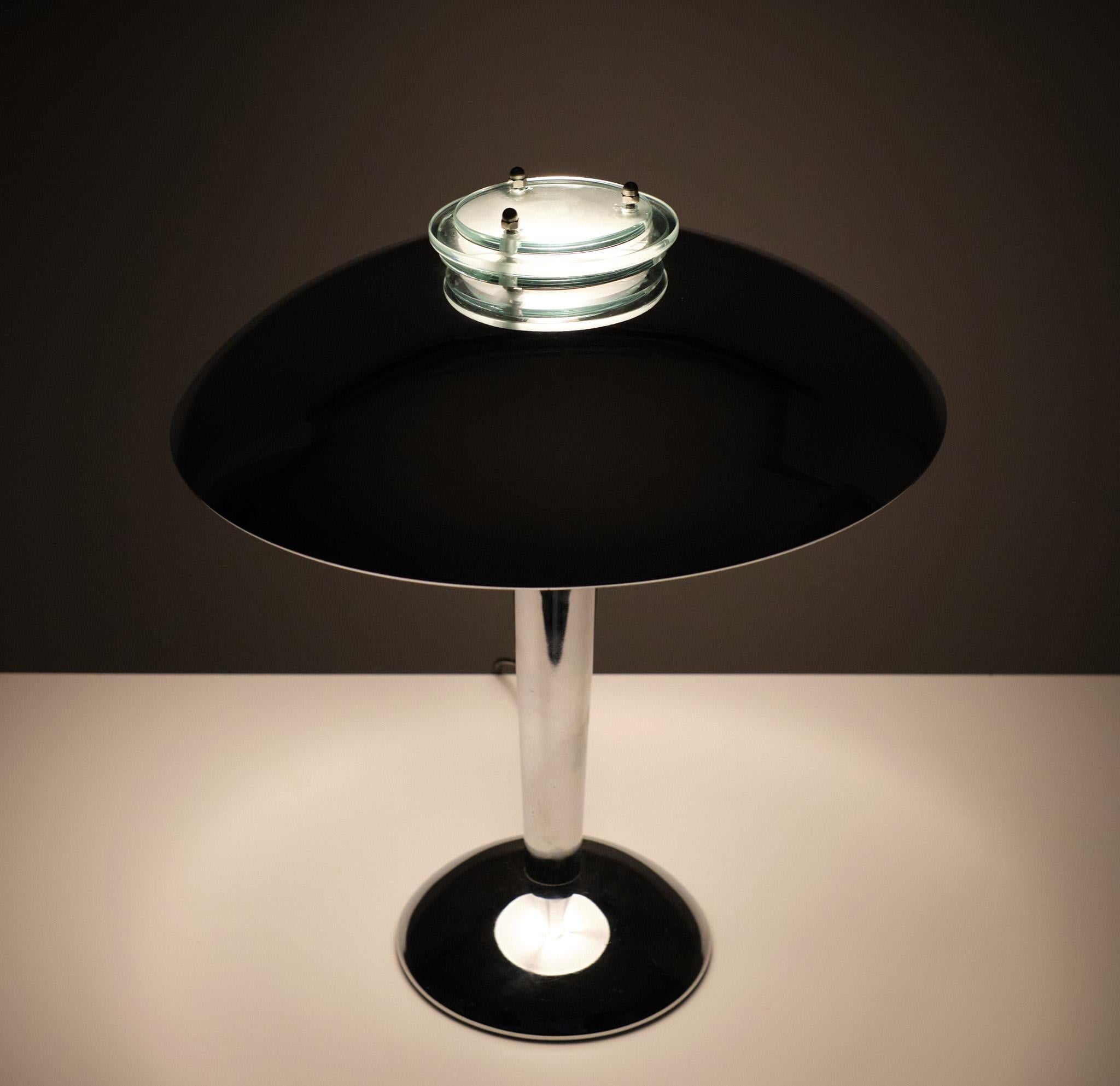 Lampe de table chromée Tokyo Bauhaus  Japon des années 1980  en vente 2