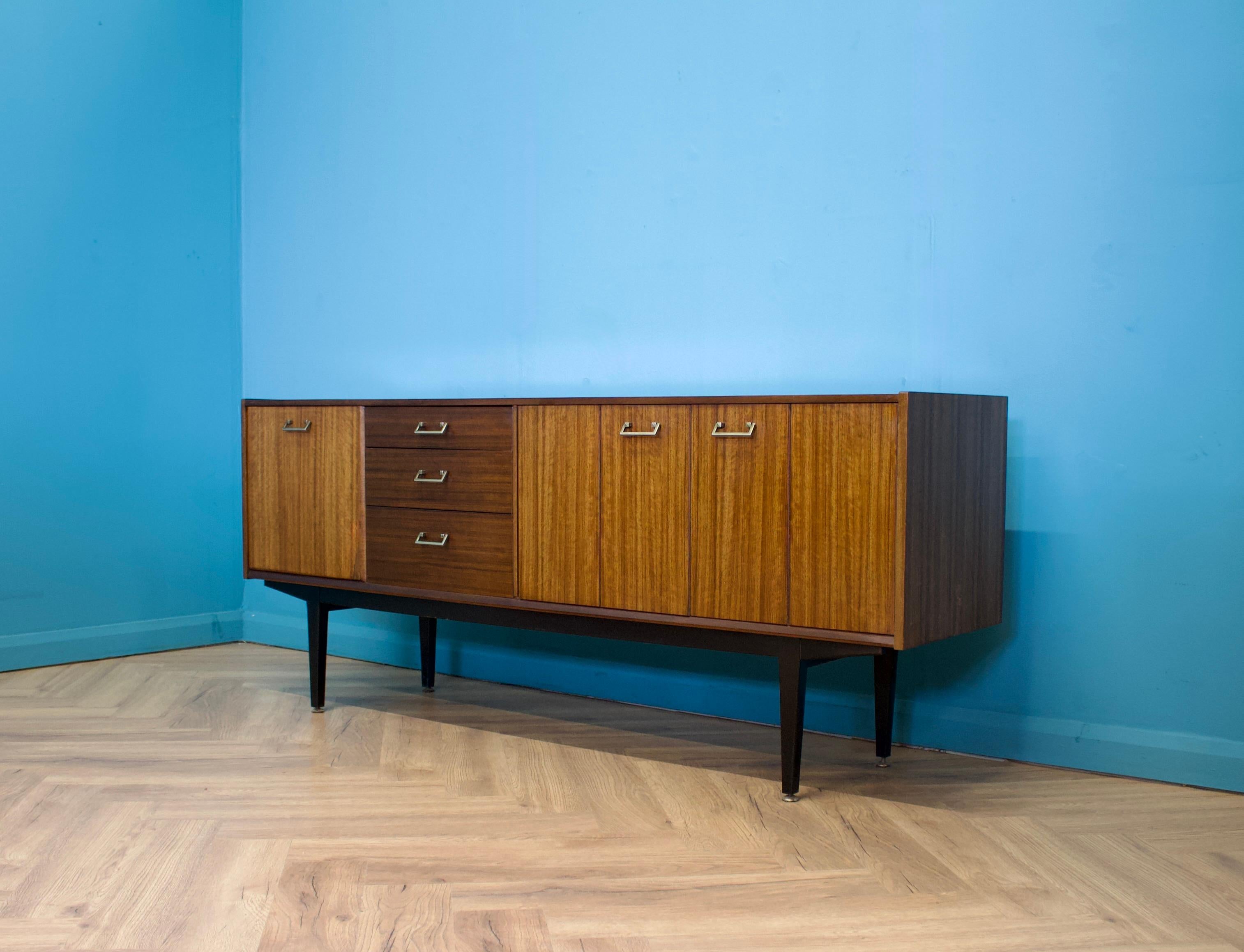 Placage Enfilade Tola de Nathan, années 1960 en vente