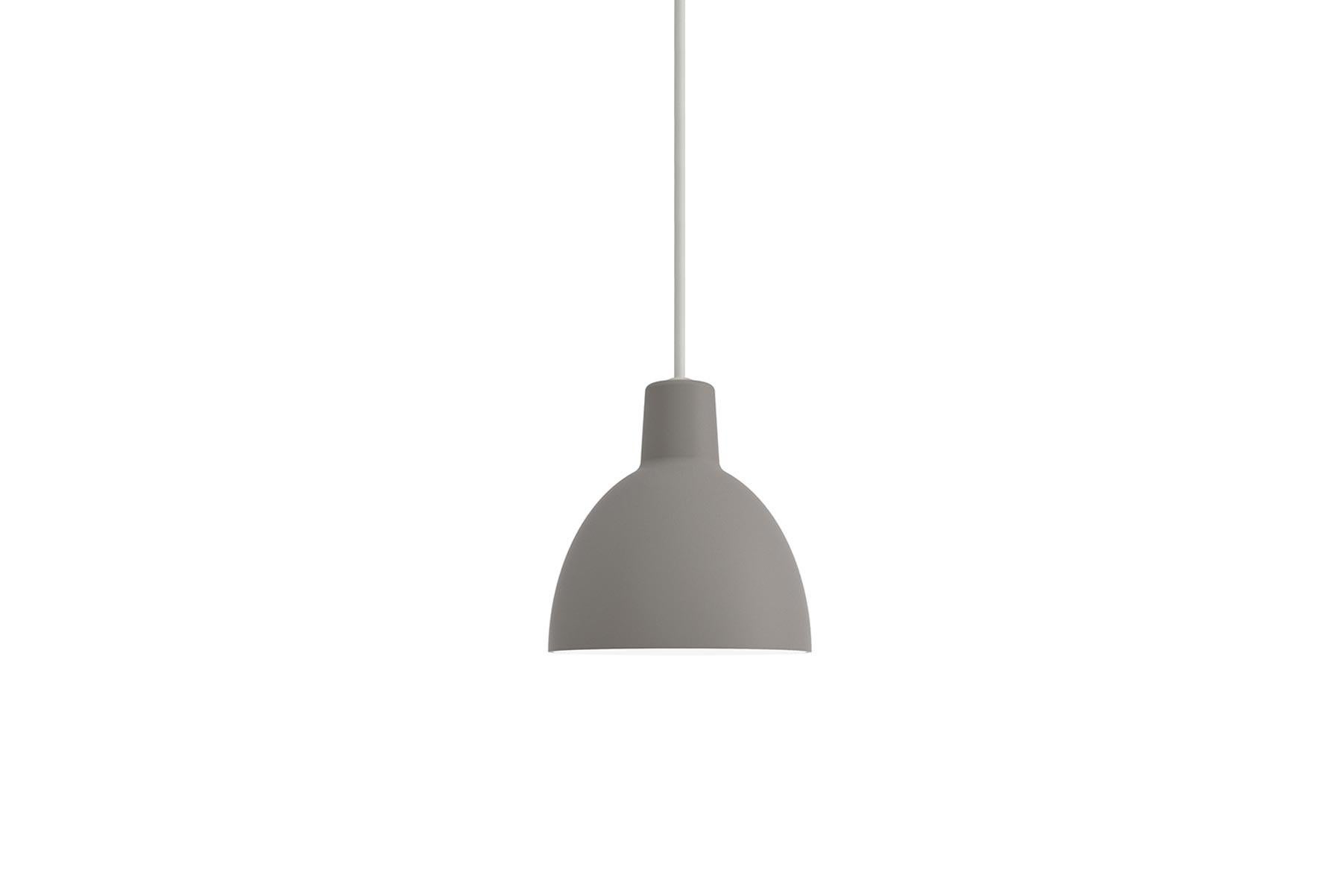 The pendant emits soft downwards directed light. The matte, white-painted inside of the elliptical shade helps to assure even distribution of the light. The Louis Poulsen design team developed the Toldbod family based on the light distribution of