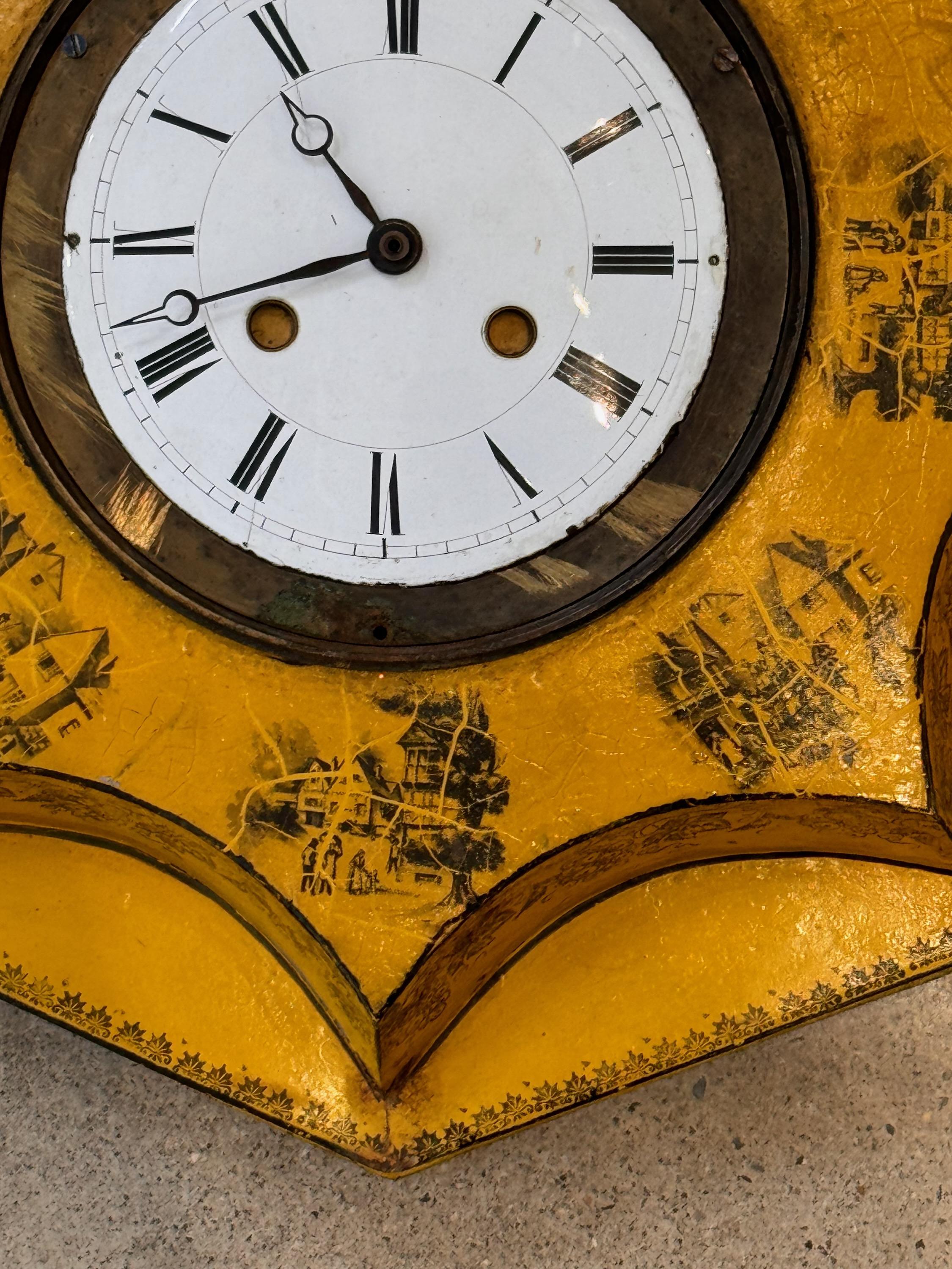 Tole-Uhr mit Battery-Uhr im Zustand „Gut“ im Angebot in Charlottesville, VA