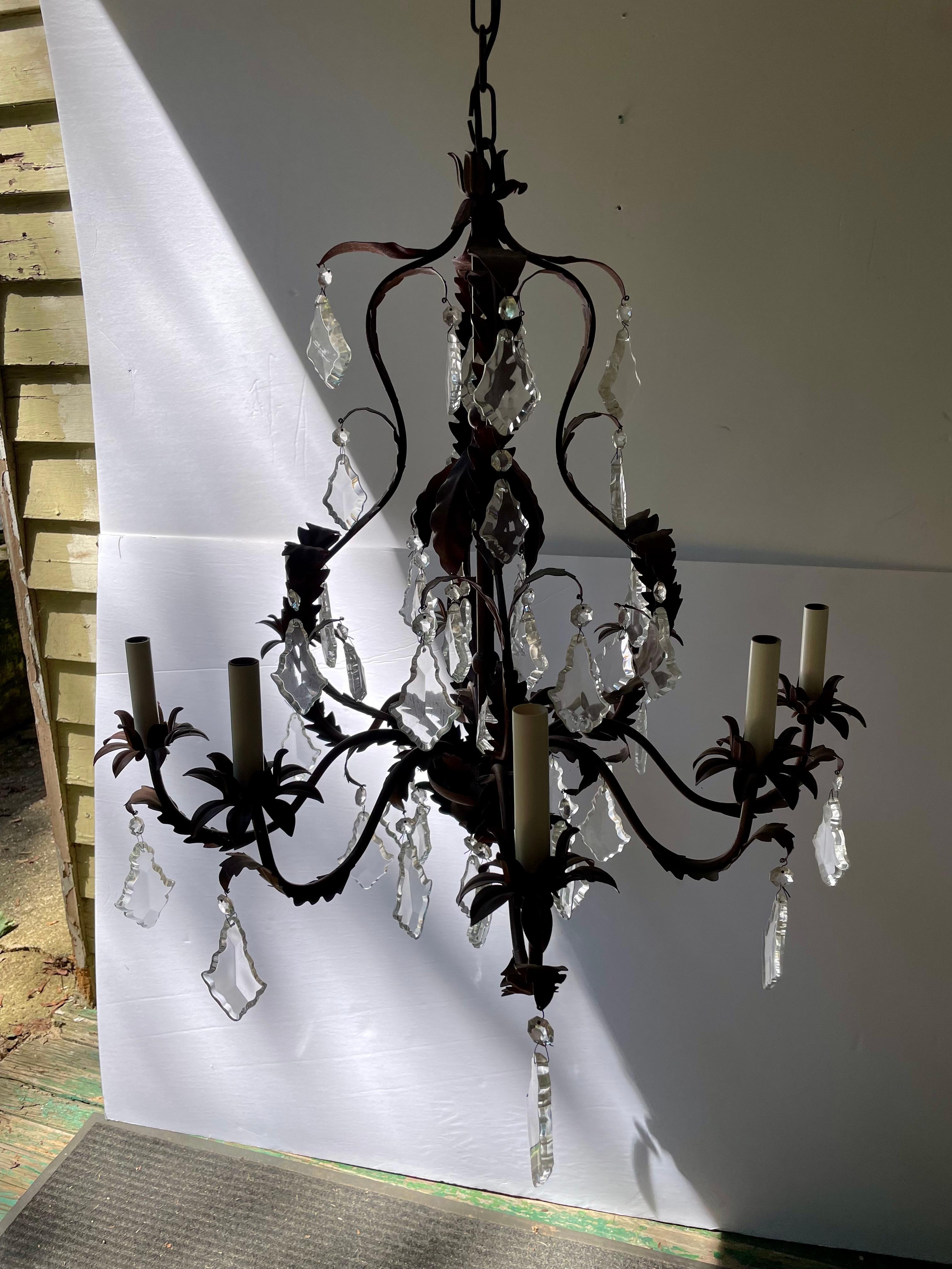 Hollywood Regency Lampadario in cristallo Tole in vendita
