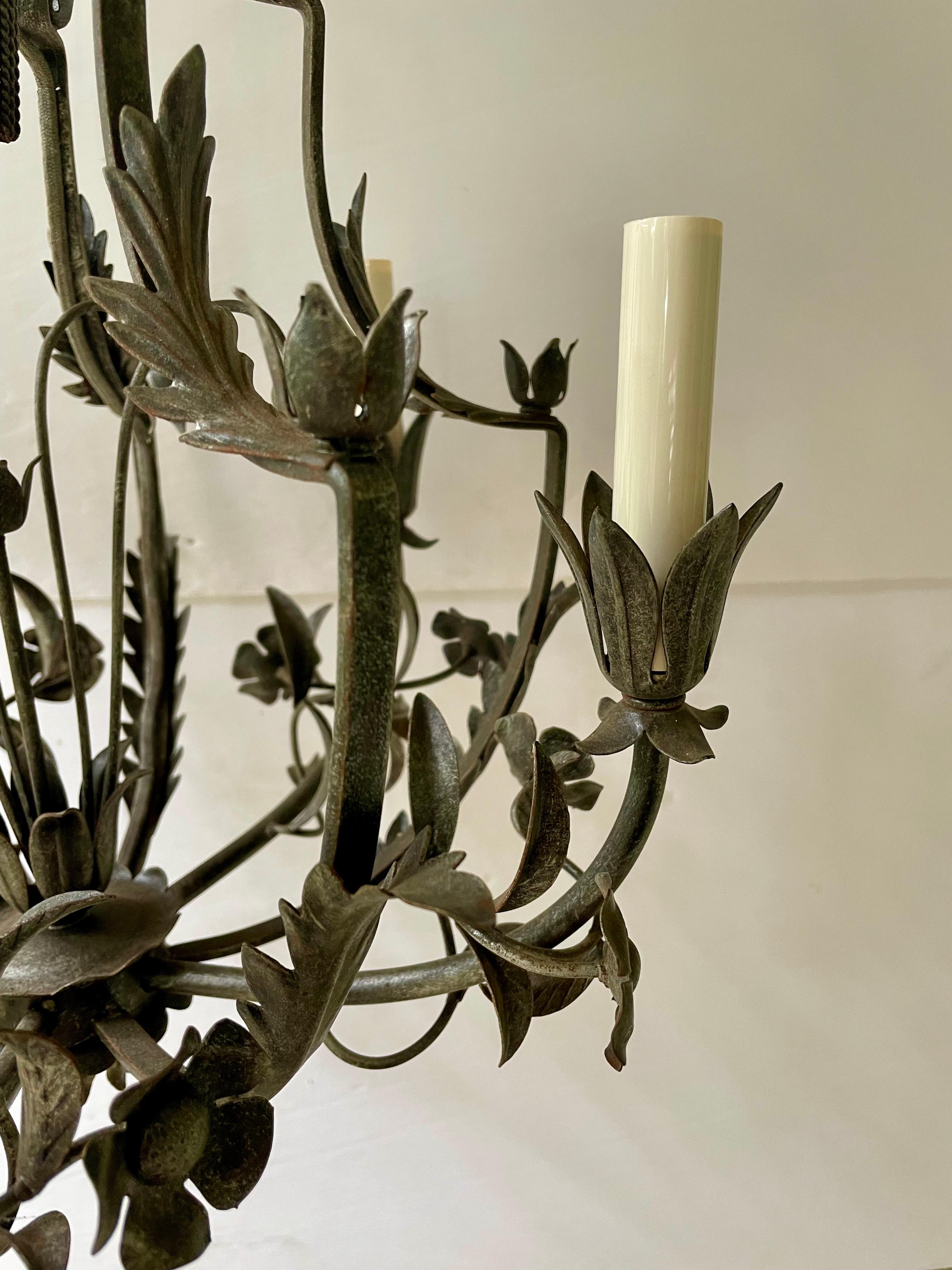Lampadario floreale Tole in vendita 3